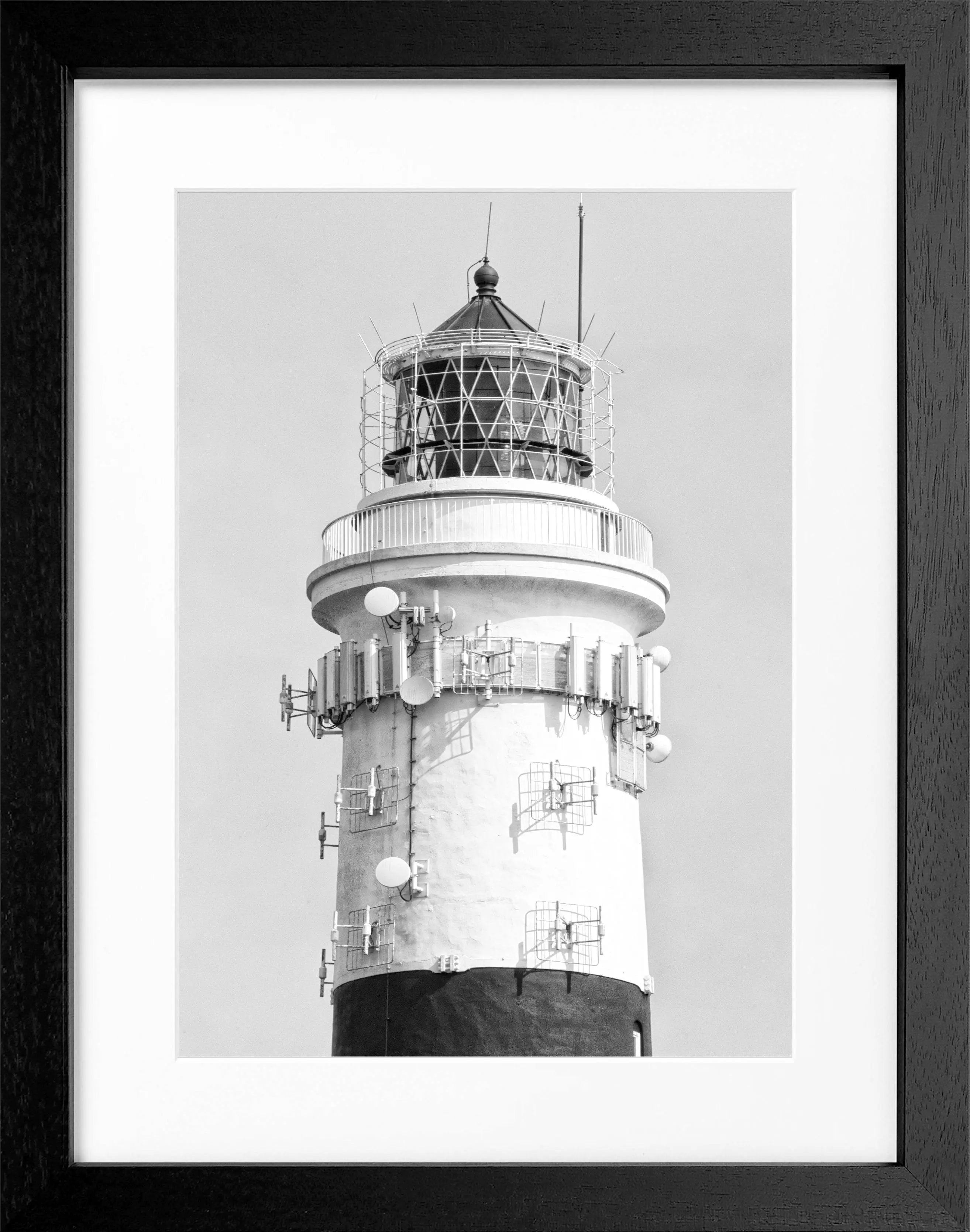 Schwarz-weiß Poster mit Rahmen von einem Leuchtturm auf Sylt, Kampen, von Cosman-Photocollection, 25x31 cm