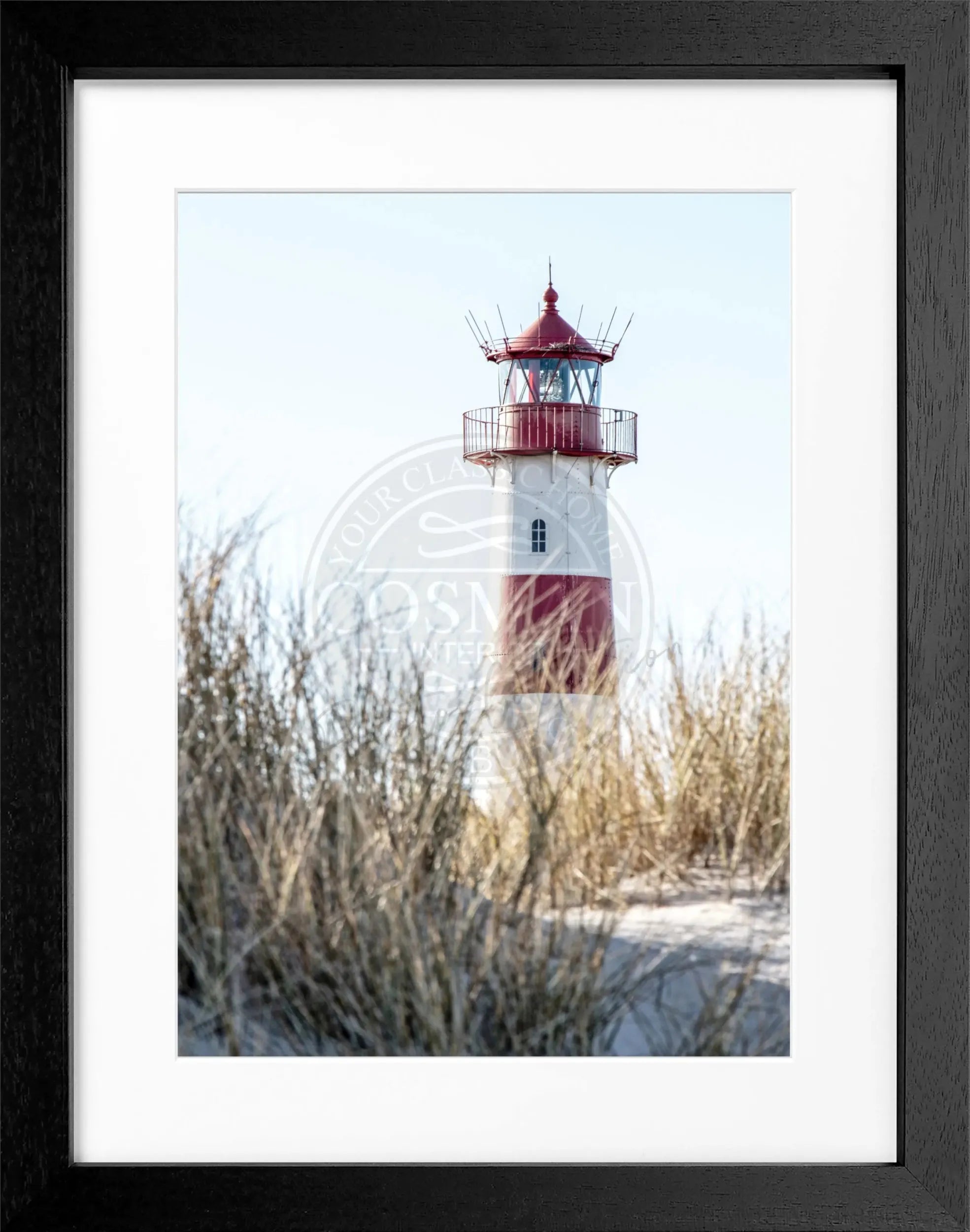 Schwarz-weiß Poster mit Rahmen von Cosman-Photocollection, zeigt den Leuchtturm 'List' auf Sylt, Maße 25x31 cm