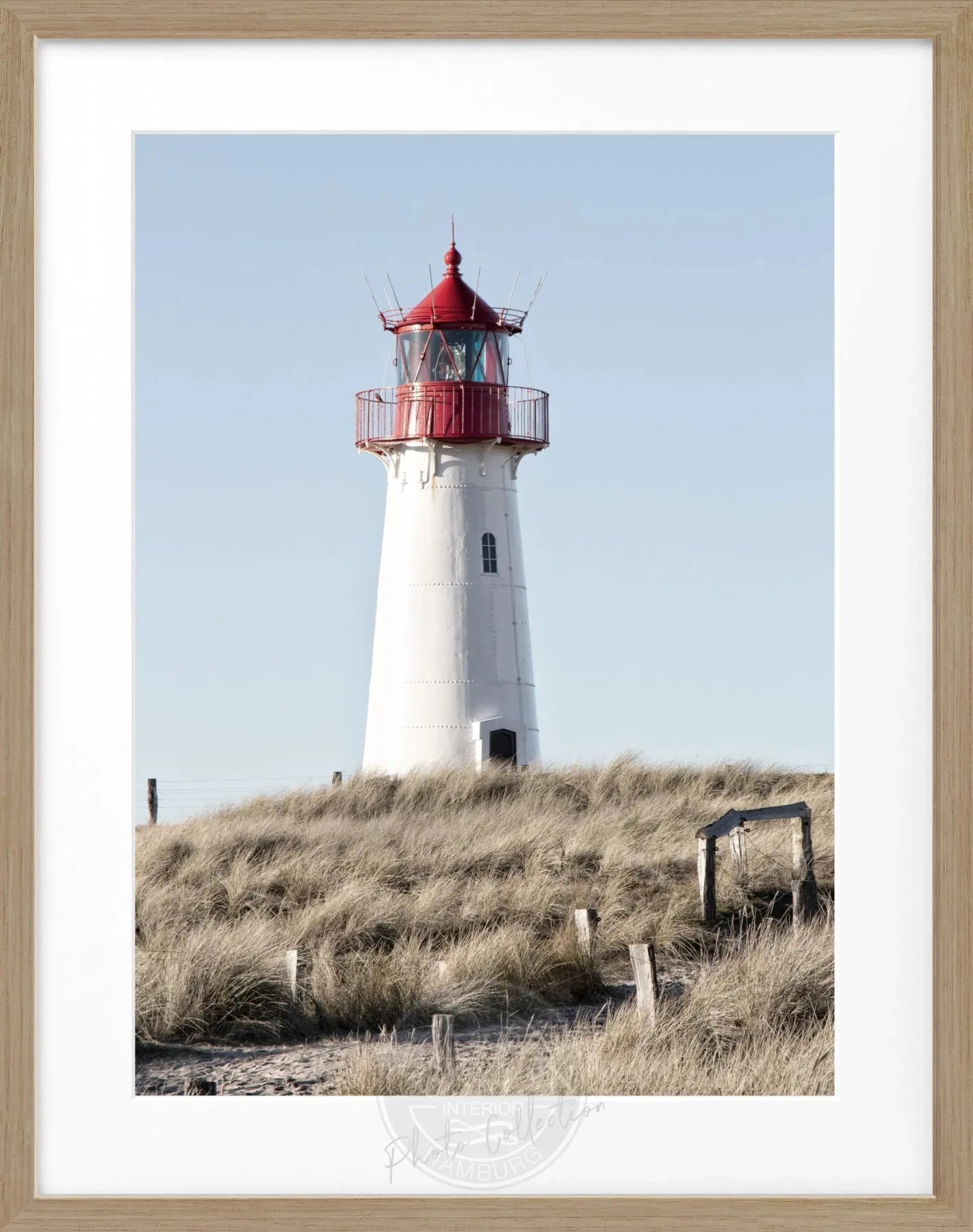 Schwarz-weiß Poster mit Rahmen von Cosman-Photocollection, Leuchtturm List auf Sylt, 25x31 cm, Wanddekoration