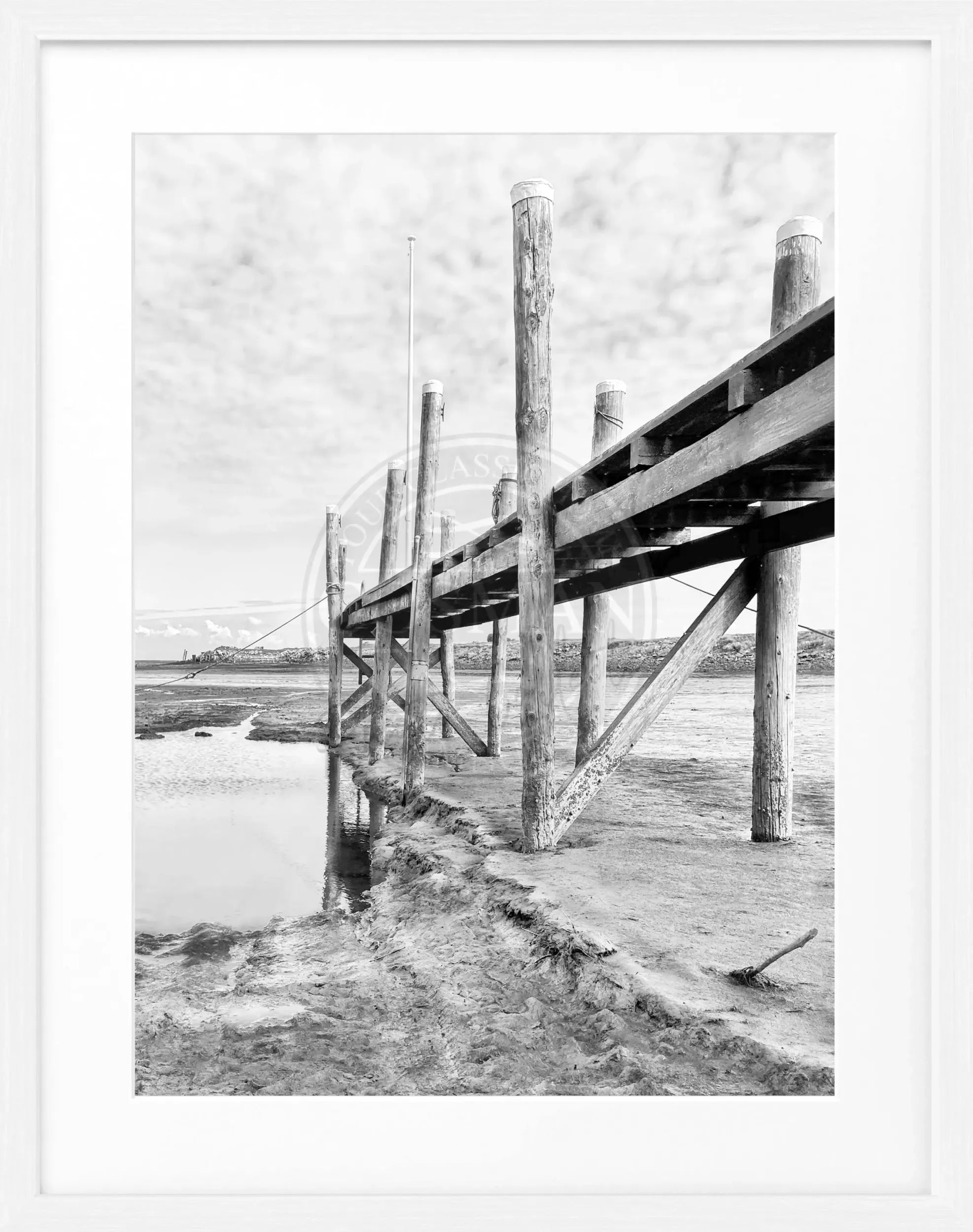 Schwarz-weiß Poster mit Rahmen von Sylt Rantum Hafen, von Cosman-Photocollection, 25x31 cm, maritime Küstenlandschaft