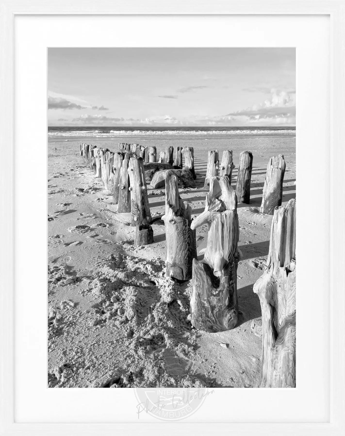 Schwarz-weiß Poster mit Rahmen von Sylt Strand, 25cm x 31cm, von Cosman-Photocollection, Wanddekoration mit Meeresmotiv