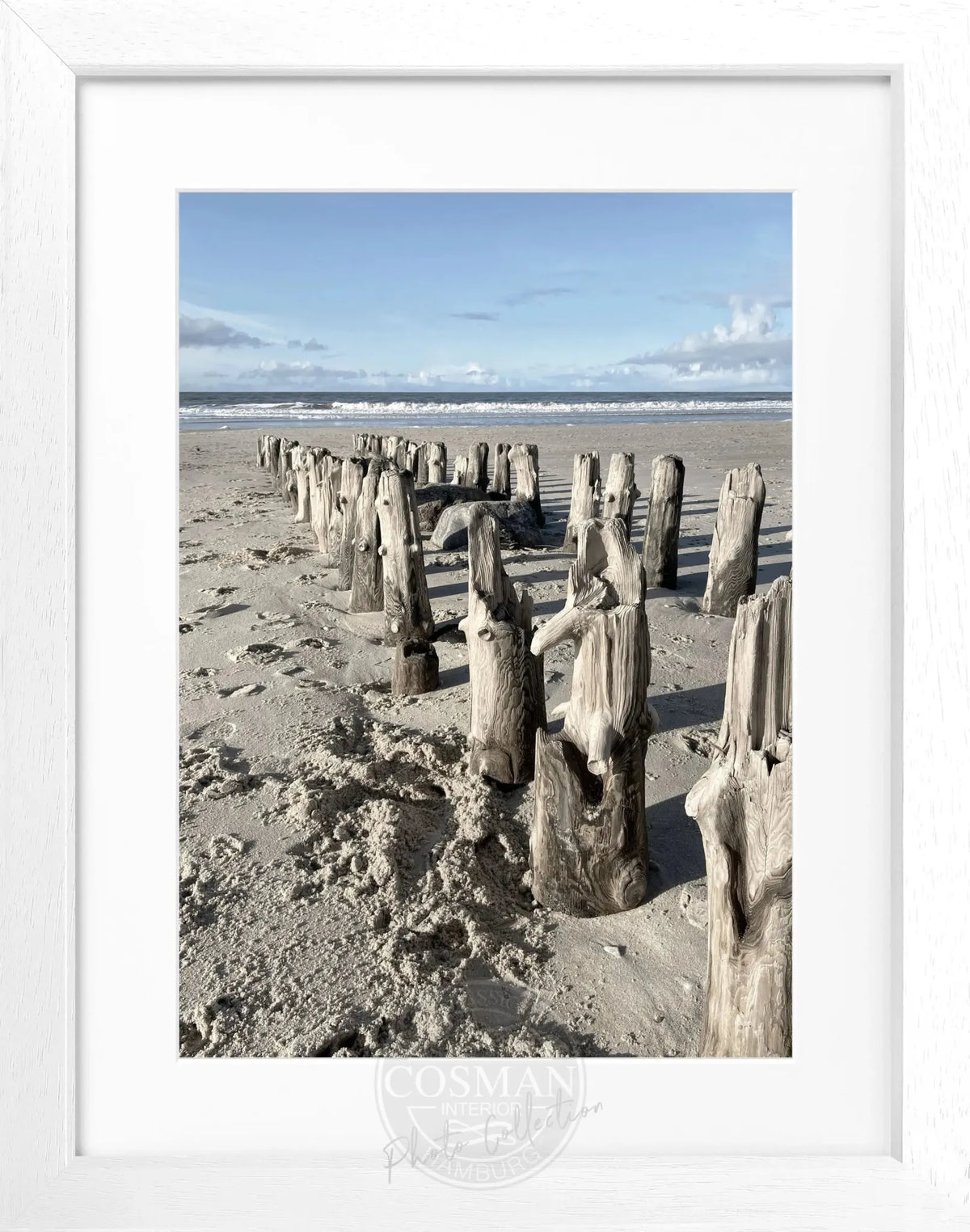 Schwarz-weiß Poster mit Rahmen, zeigt den Strand von Sylt, von Cosman-Photocollection, Maße 25x31 cm.