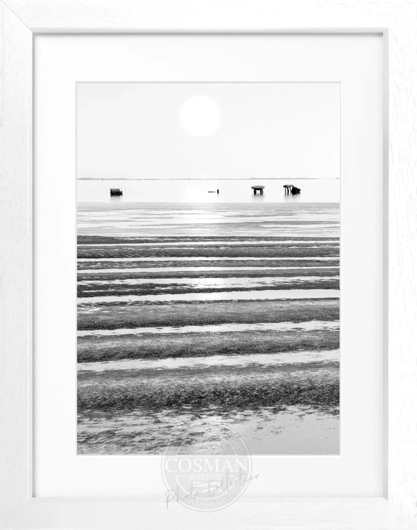 Schwarz-weiß Poster mit Rahmen ’Wattenmeer’ Sylt von Cosman-Photocollection, 25x31 cm, Meereslandschaft in elegantem Design