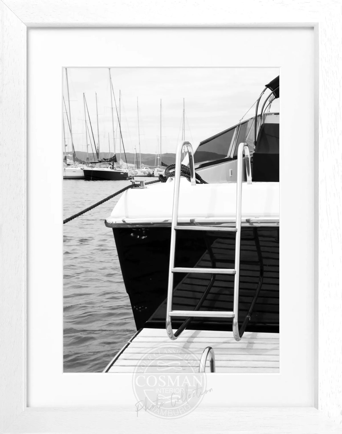 Schwarz-weiß Poster mit Rahmen 'Yacht' Saint Tropez, 25x31 cm, von Cosman-Photocollection, maritime Motiv