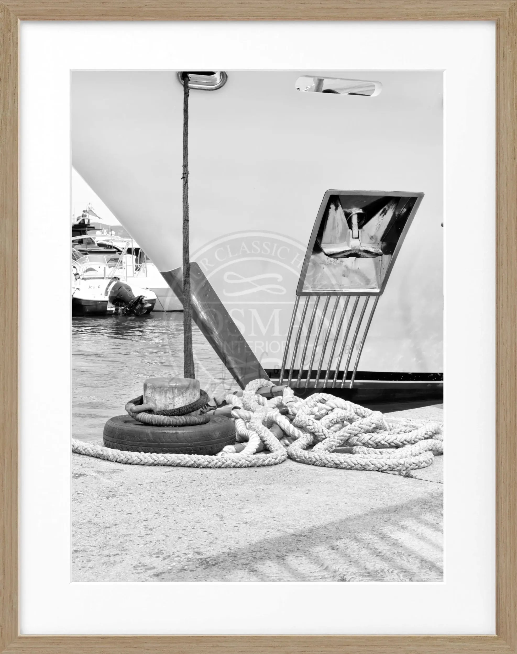 Schwarz-weiß Poster mit Rahmen ’Yacht’ Saint Tropez, von Cosman-Photocollection, 25x31 cm, maritimes Motiv, maritime Dekoration