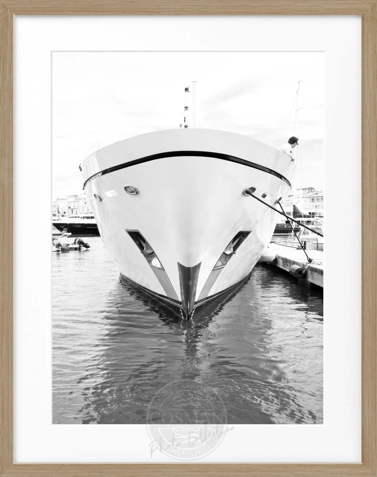 Schwarz-weiß Poster mit Rahmen, Motiv einer Yacht in Saint Tropez, von Cosman-Photocollection, 25x31 cm, stilvolle Wanddekoration
