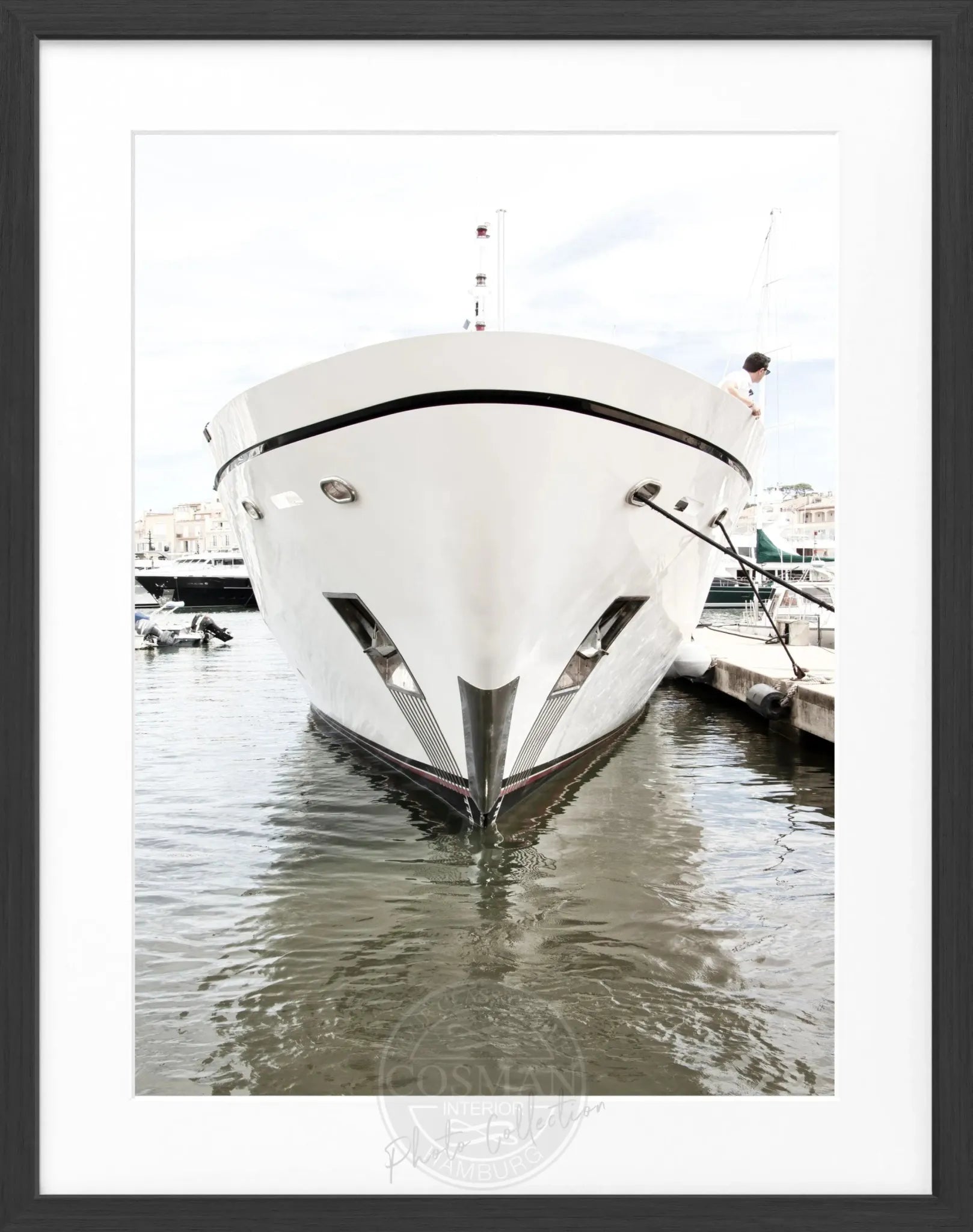 Schwarz-weiß Poster mit Rahmen von Cosman-Photocollection, Motiv einer Yacht in Saint Tropez, 25x31cm, stilvolle Wanddekoration