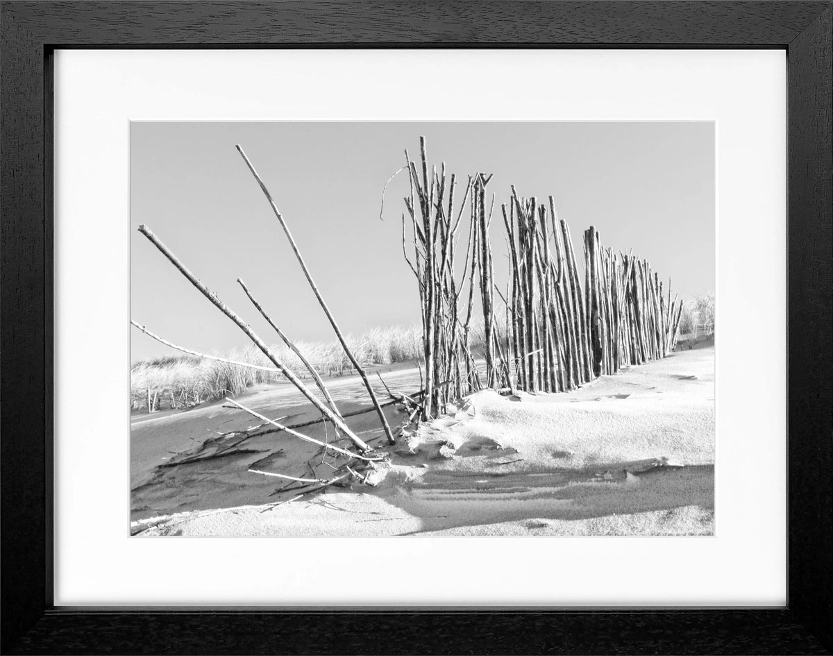 Schwarz-weiß Poster mit Rahmen ’Beach’ Sylt von Cosman-Photocollection, 31x25cm, Wanddekoration mit Meeresmotiv