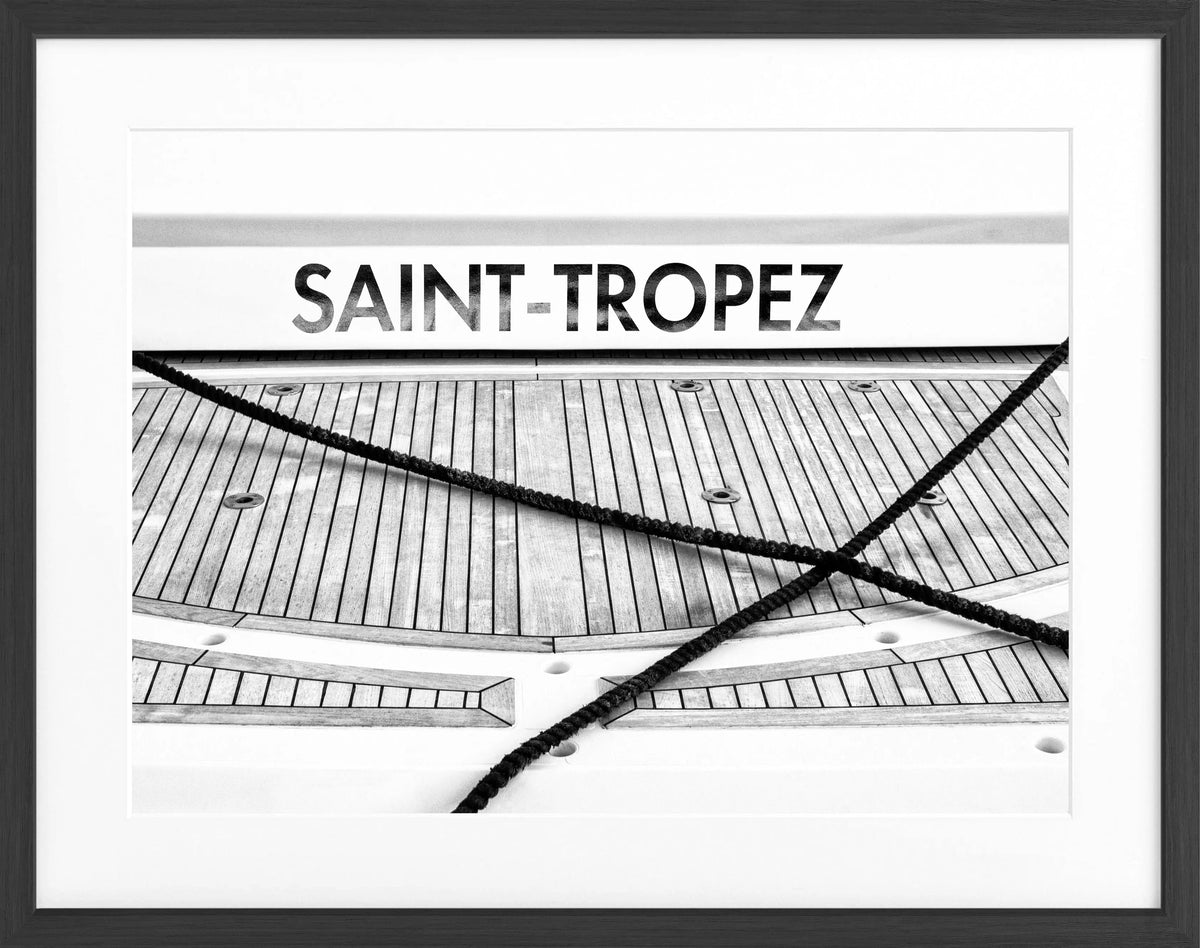 Schwarz-weiß Poster mit Rahmen ‘Boot Hafen’ von Cosman-Photocollection, Motiv von Saint Tropez, 31x25 cm