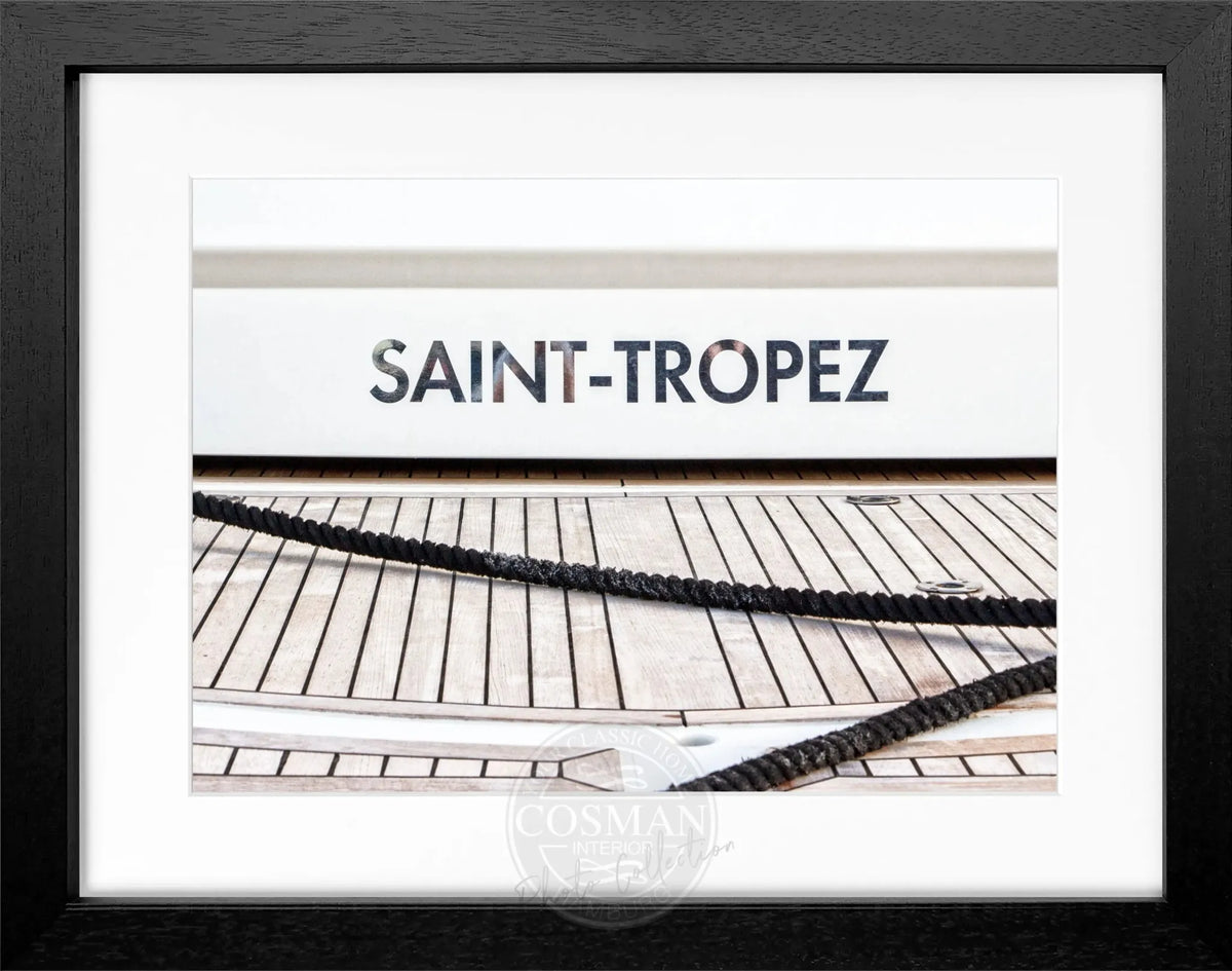 Schwarz-weiß Poster mit Rahmen ’Boot’ Saint Tropez von Cosman-Photocollection, 31x25 cm, maritimes Motiv mit Rahmen.