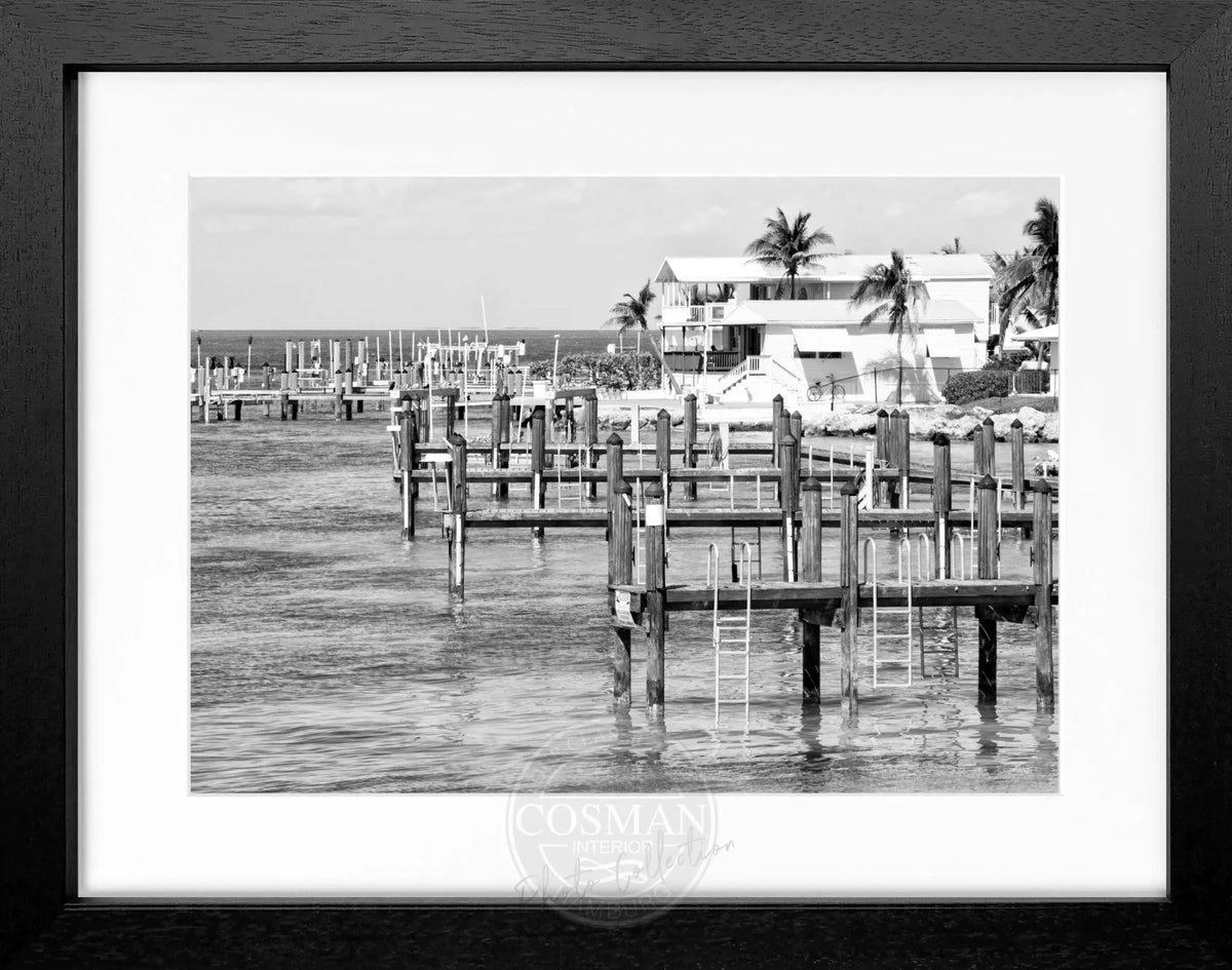 Schwarz-weiß Poster mit Rahmen von Cosman-Photocollection, Florida Keys 'Beach House', 31x25cm, Küstenmotiv