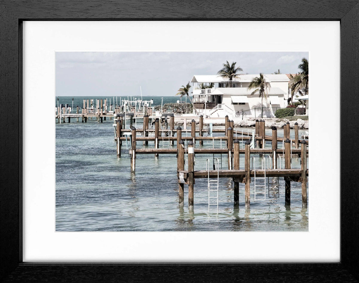 Schwarz-weiß Poster mit Rahmen von Cosman-Photocollection, Florida Keys Beach House Motiv, 31x25 cm