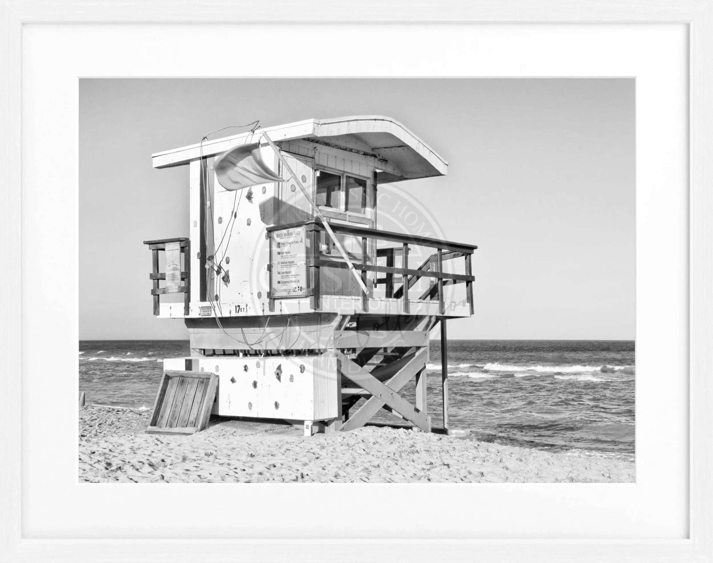 Schwarz-weiß Poster mit Rahmen von Miami Beach Florida, 31x25 cm, von Cosman-Photocollection, Wanddekoration mit Strandmotiv