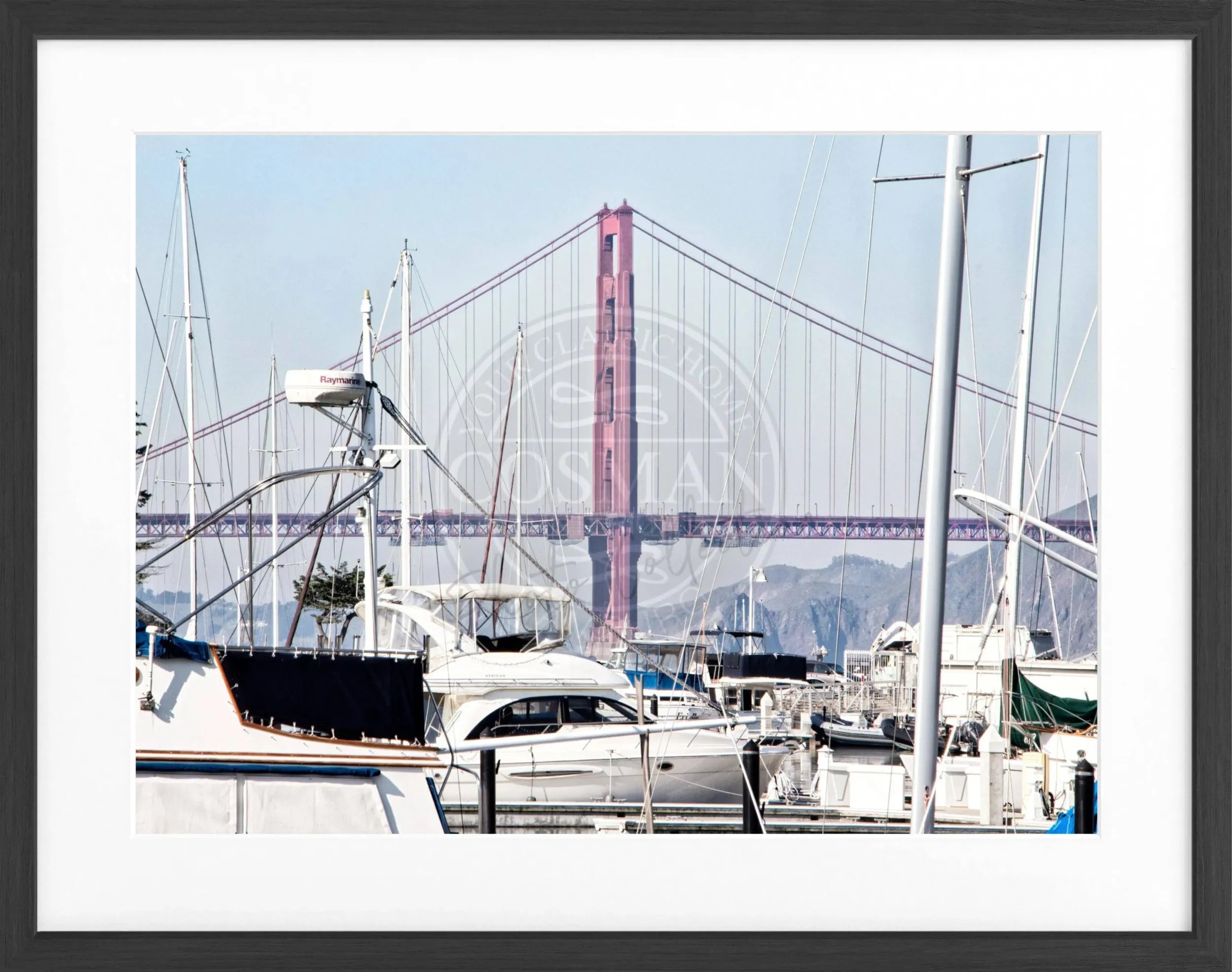 Schwarz-weiß Poster mit Rahmen von der Golden Gate Bridge in San Francisco, von Cosman-Photocollection, Maße 31x25 cm.