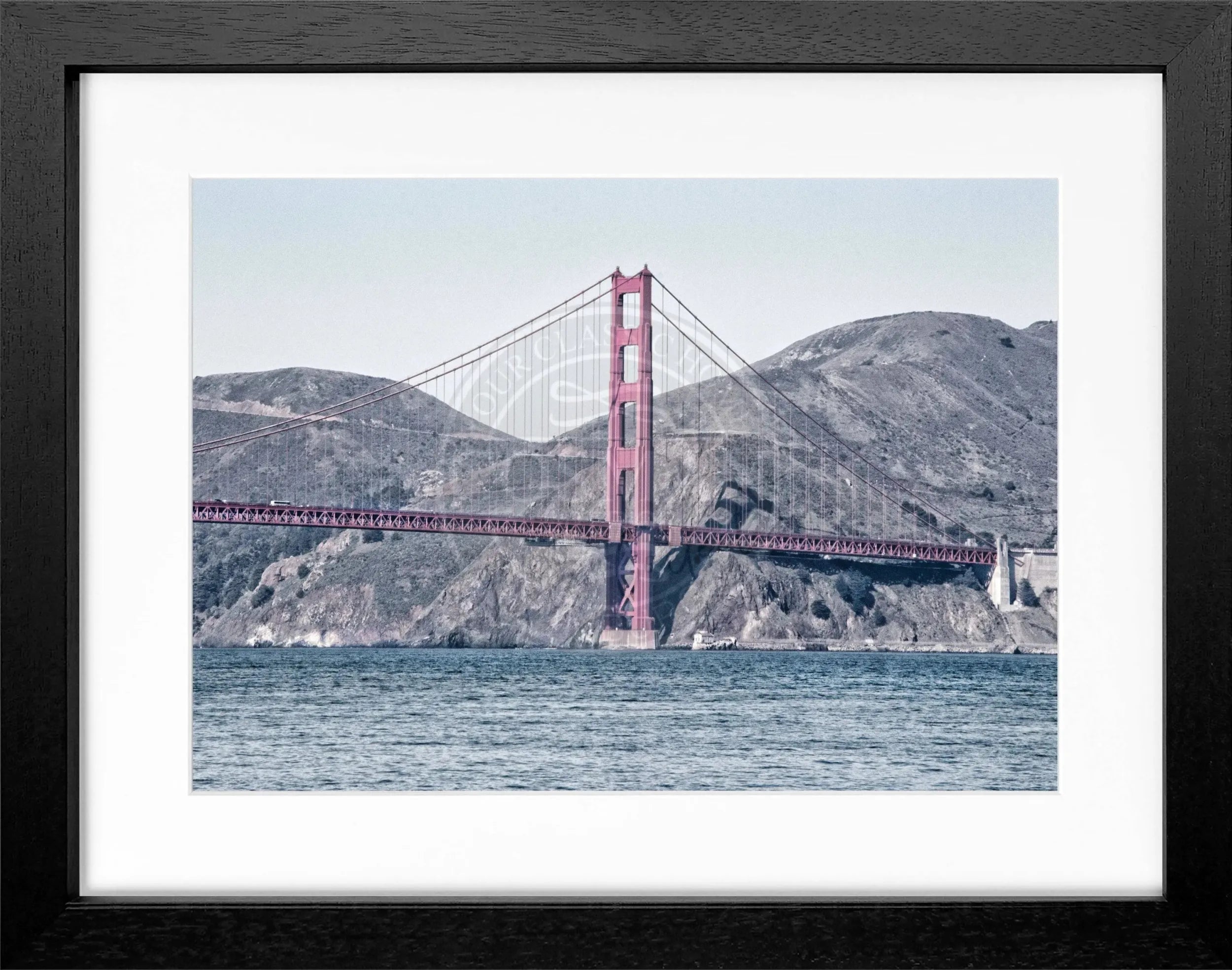 Schwarz-weiß Poster mit Rahmen von Cosman-Photocollection, Golden Gate Bridge in San Francisco, 31x25 cm