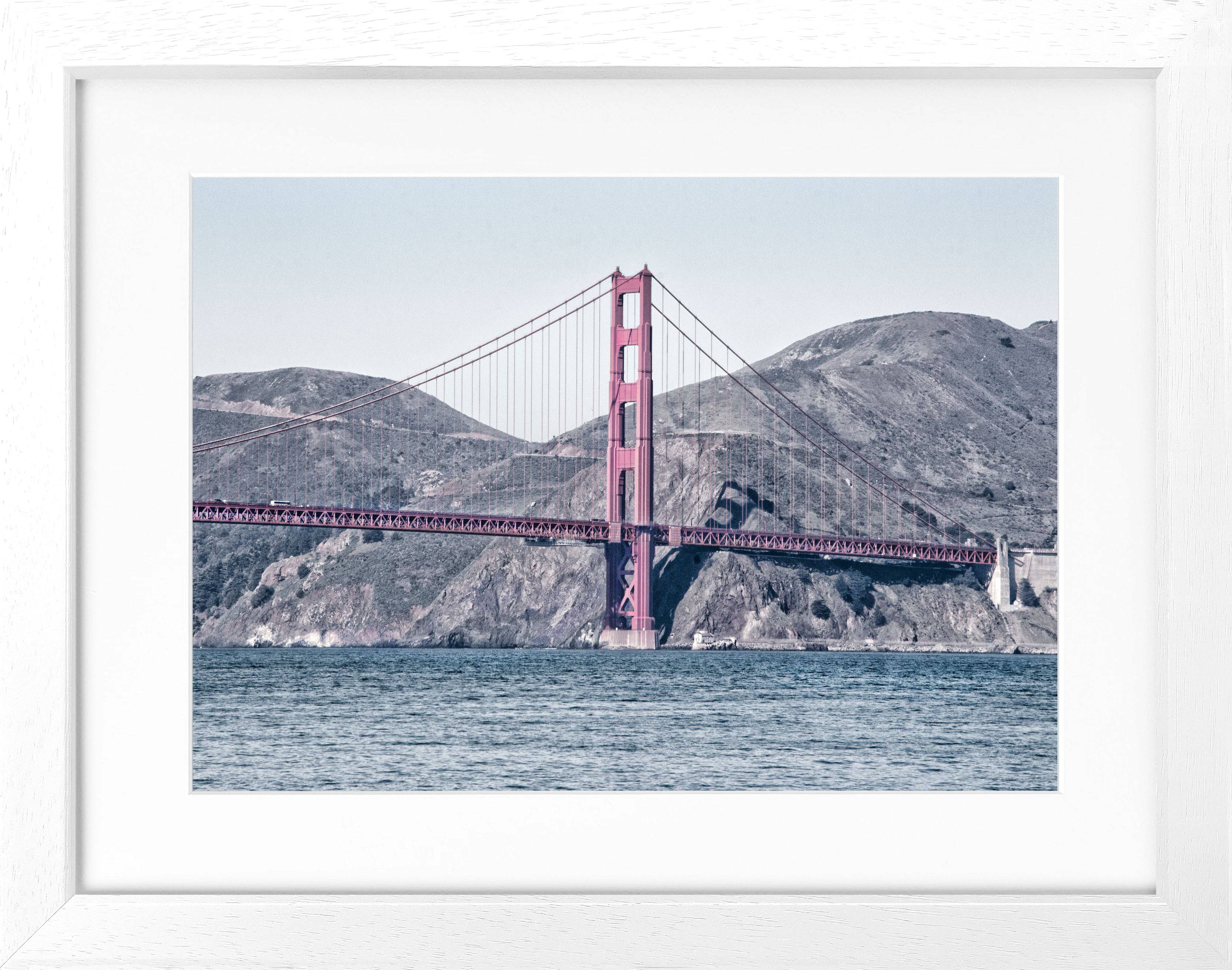Schwarz-weiß Poster mit Rahmen von Cosman-Photocollection, Golden Gate Bridge in San Francisco, 31x25 cm, kunstvoll und detailreich