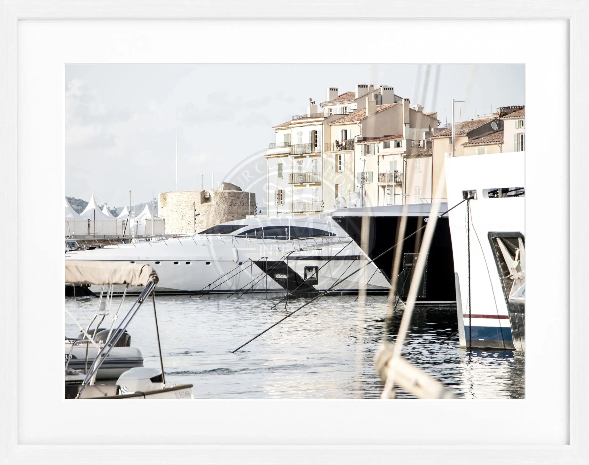 Schwarz-weiß Poster mit Rahmen 'Hafen' Saint Tropez von Cosman-Photocollection, 31x25 cm, maritimes Hafenmotiv