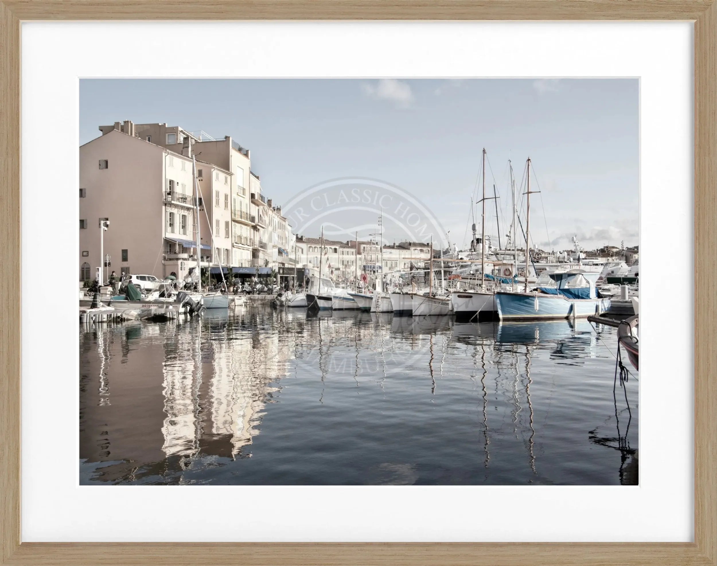 Schwarz-weiß Poster mit Rahmen von Saint Tropez Hafen, ca. 31x25cm, von Cosman-Photocollection, ideal für Wanddekoration.