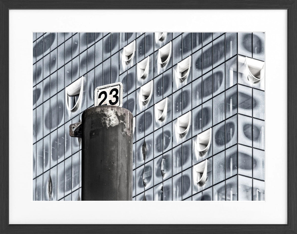 Schwarz-weiß Poster mit Rahmen von Cosman-Photocollection, Hamburg Elphi, 31cm x 25cm, kunstvolles Stadtmotiv