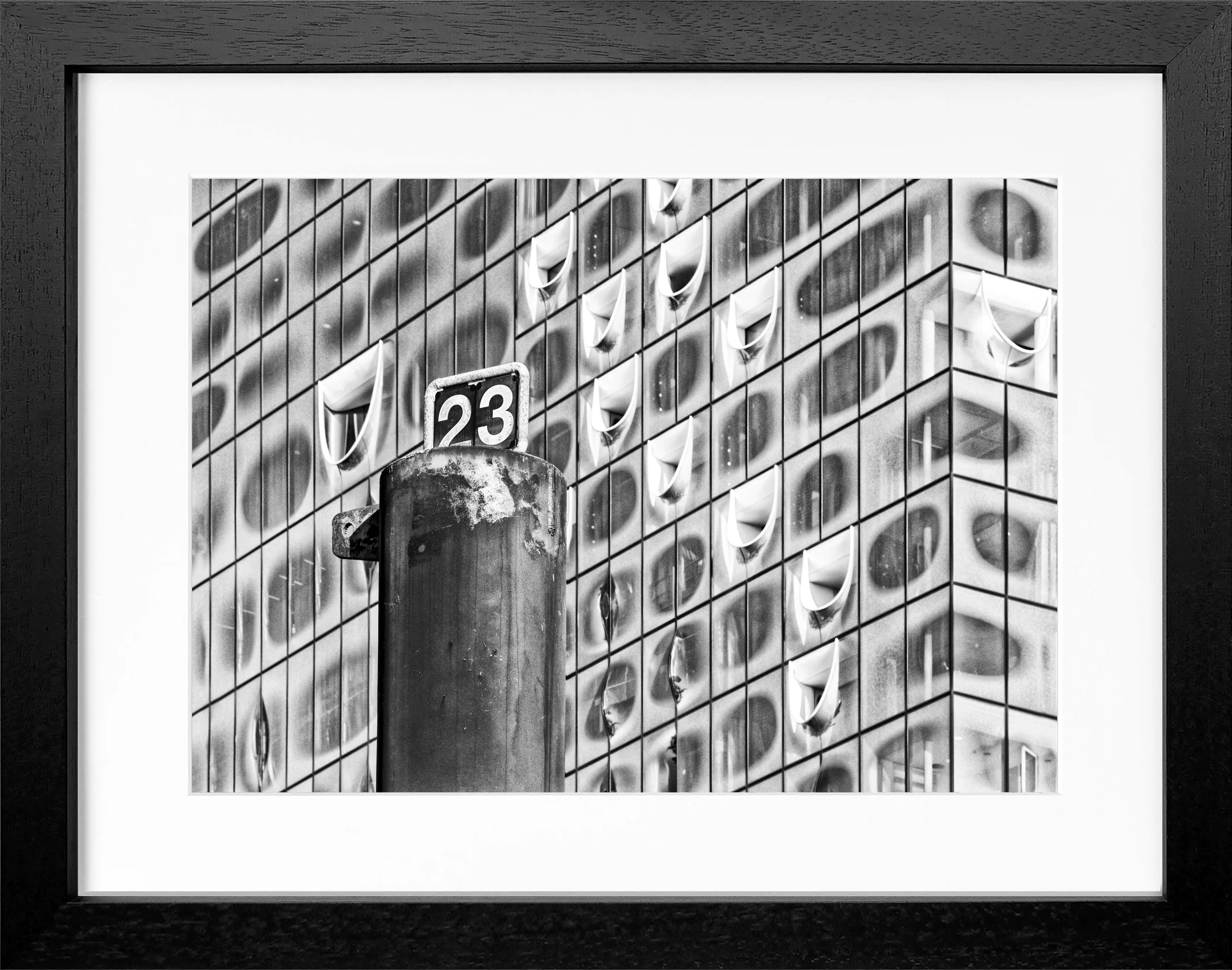 Schwarz-weiß Poster mit Rahmen, Hamburg Elphi Motiv, 31x25cm, von Cosman-Photocollection, Wanddekoration für Hamburg-Liebhaber