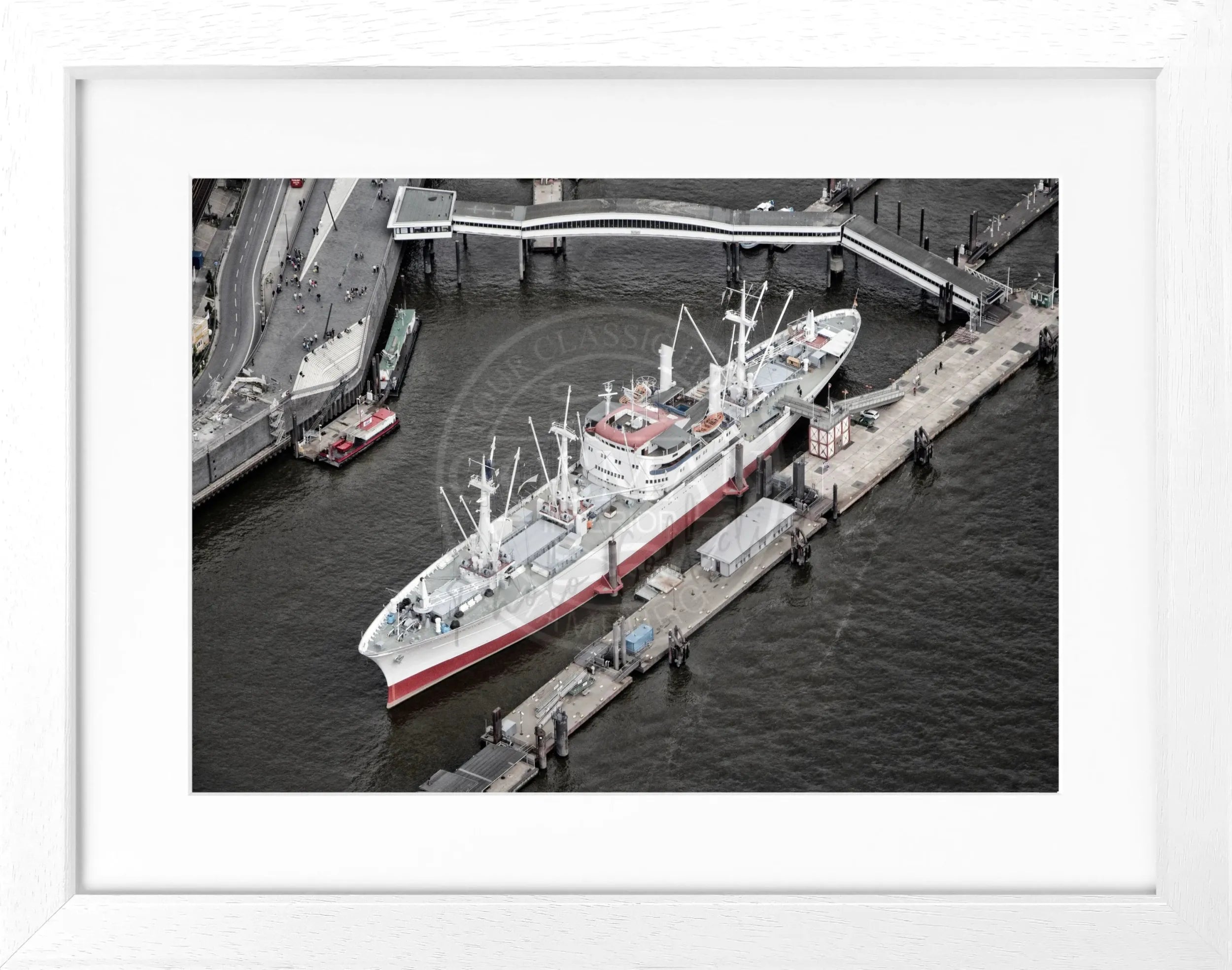 Schwarz-weiß Poster mit Rahmen, Hamburg Hafen Cap San Diego, von Cosman-Photocollection, 31x25cm, maritimes Motiv.