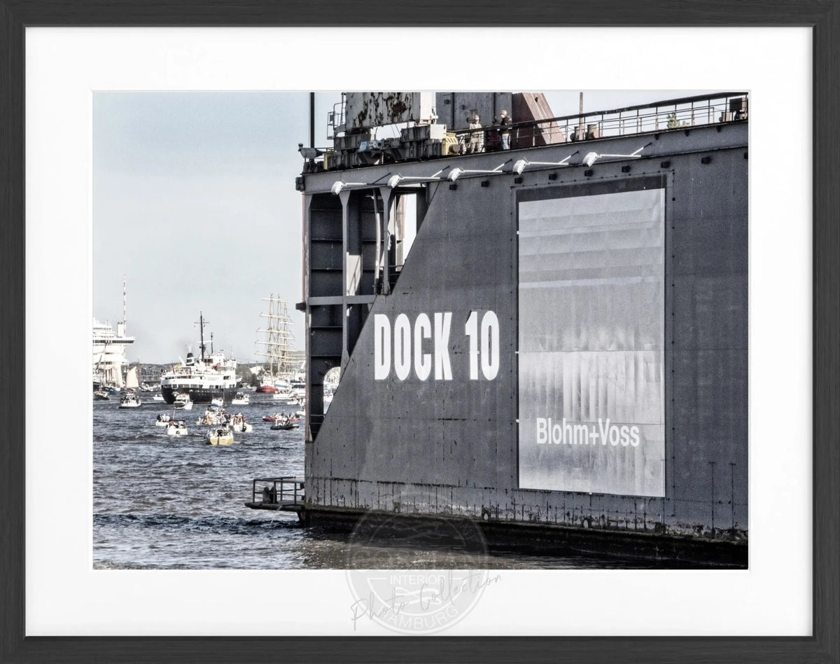 Schwarz-weiß Poster mit Rahmen, Hamburg Hafen Dock 10, von Cosman-Photocollection, 31x25 cm, maritimes Hafenmotiv