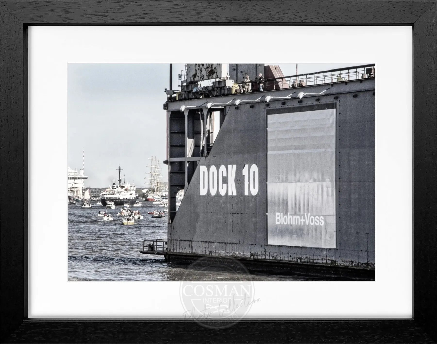 Schwarz-weiß Hamburg Hafen Poster mit Rahmen, Dock 10 Motiv, von Cosman-Photocollection, 31x25 cm