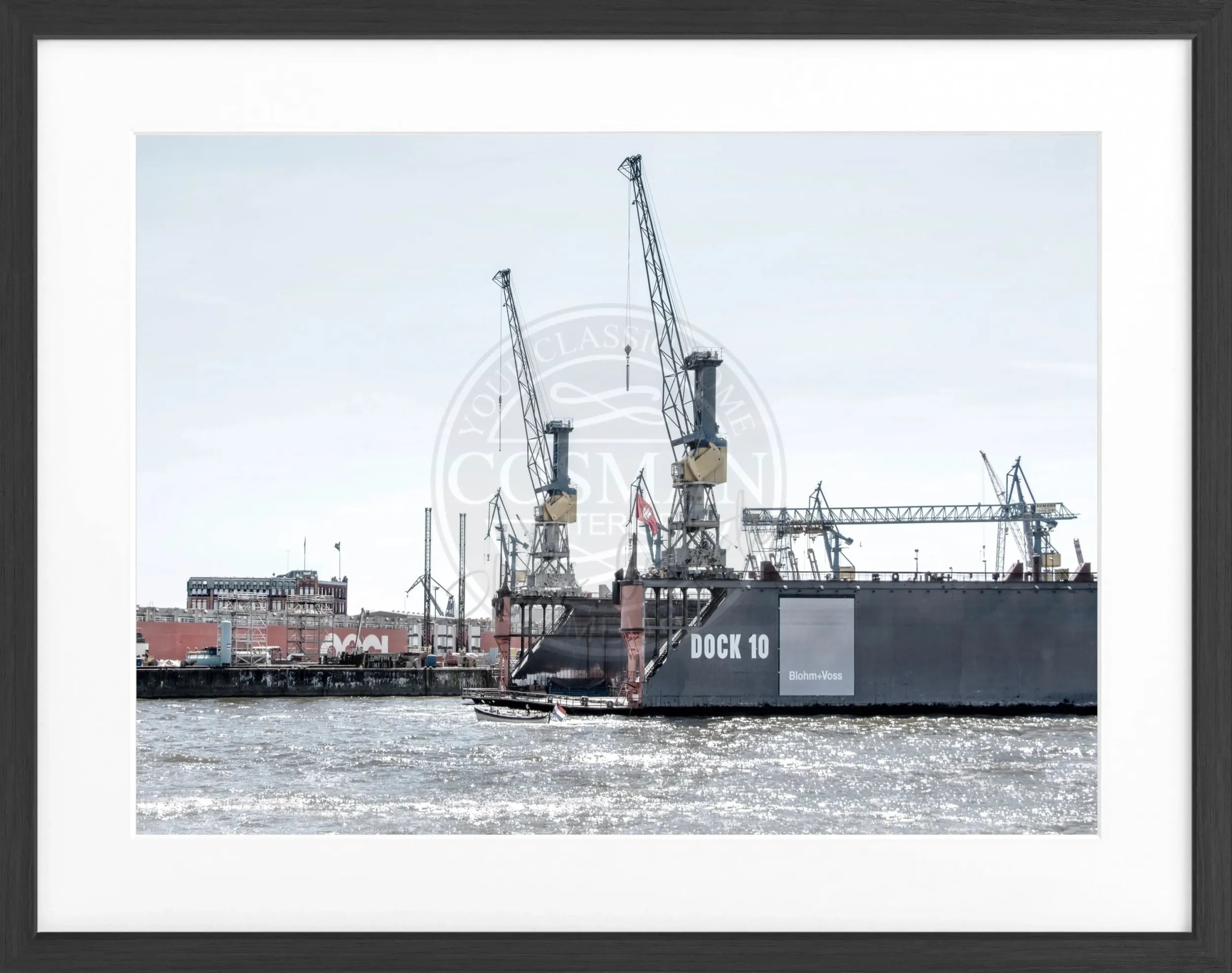 Schwarz-weiß Poster mit Rahmen von Hamburg Hafen Dock 10, 31x25cm, von Cosman-Photocollection, maritime Stadtansicht