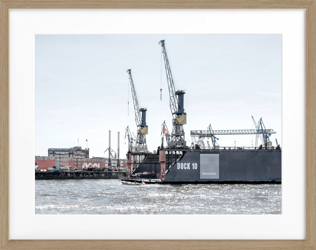 Schwarz-weiß Poster mit Rahmen, Hamburg Hafen Dock 10, von Cosman-Photocollection, 31x25 cm, maritimes Hafenmotiv