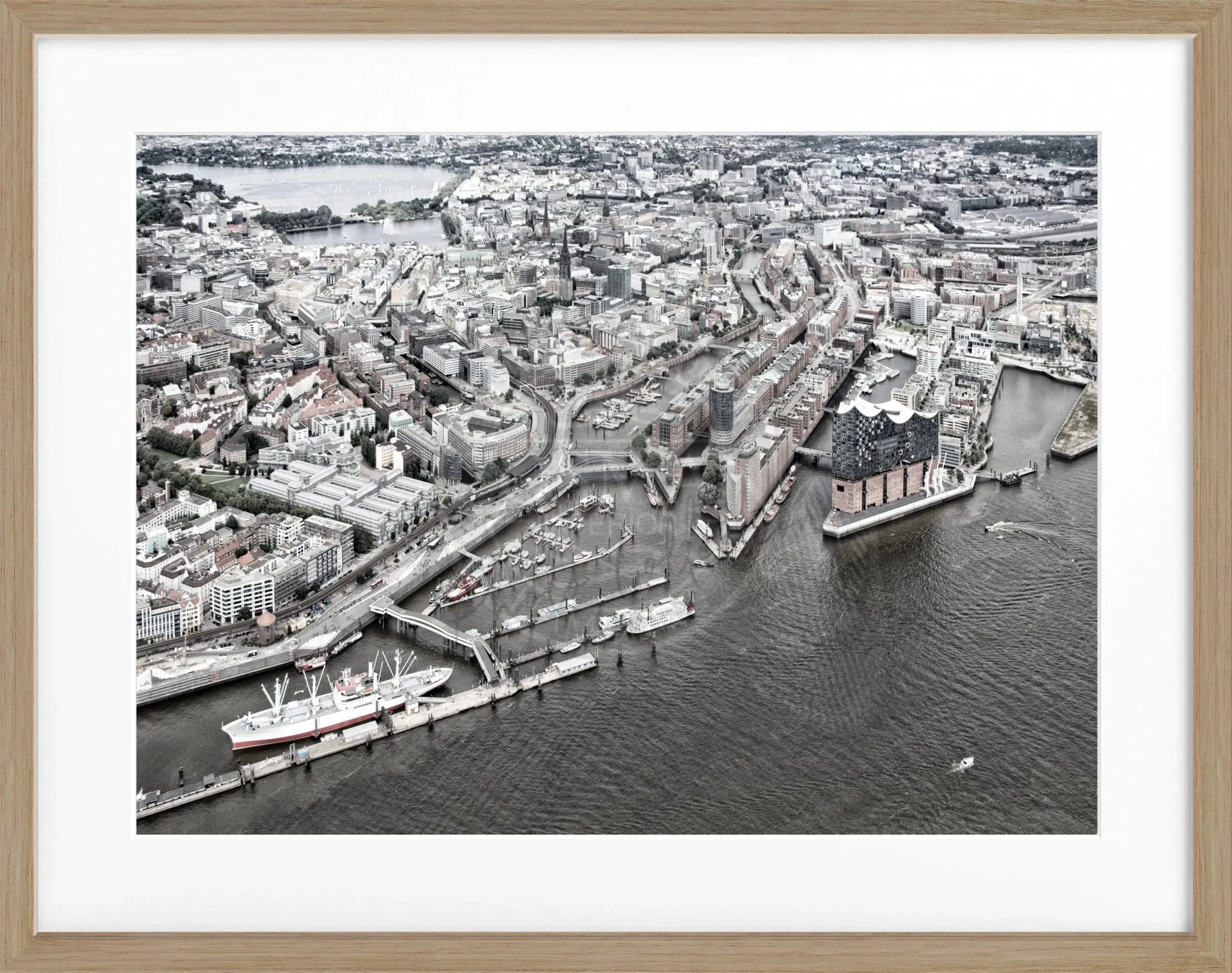 Schwarzweiß-Poster mit Rahmen von Hamburg Hafen, 31x25 cm, von Cosman-Photocollection, zeigt den Hafen in schwarz-weiß