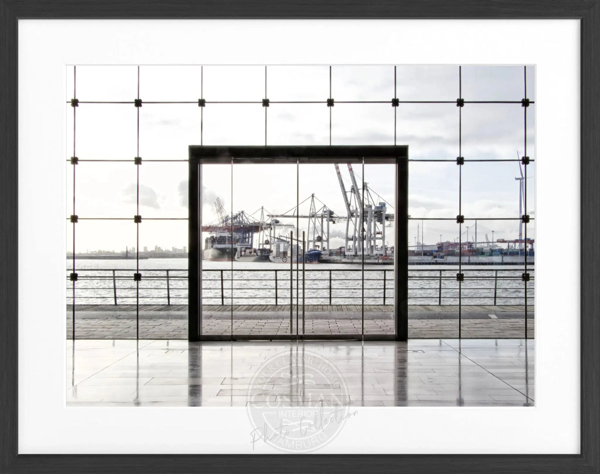 Schwarz-weiß Poster mit Rahmen, Hamburg Hafen Motiv, von Cosman-Photocollection, 31cm x 25cm, stimmungsvoller Hafenblick