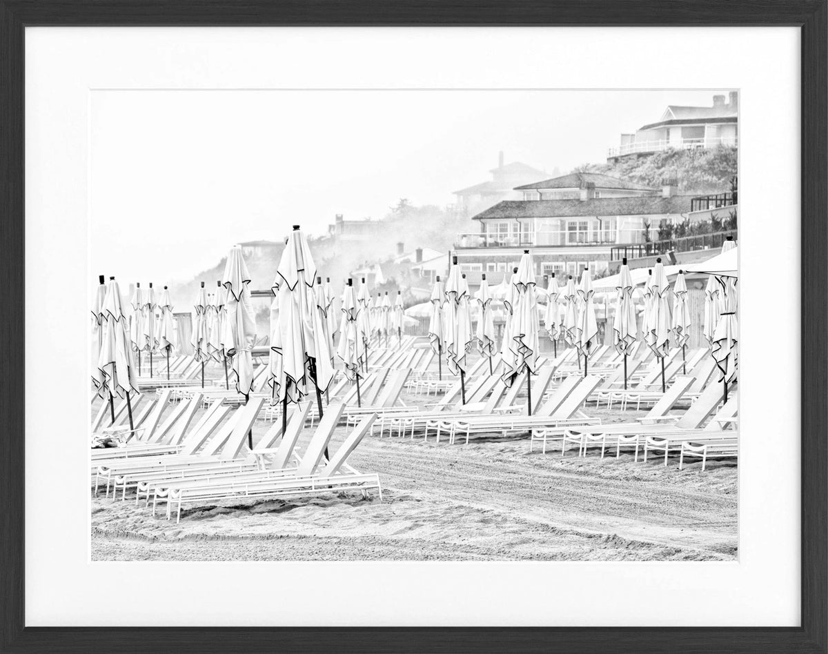 Schwarz-weißer Poster mit Rahmen, Hamptons Long Island Beach Motiv, 31x25 cm, von Cosman-Photocollection