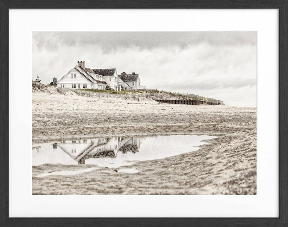 Schwarz-weiß Poster mit Rahmen, Hamptons Long Island ’Beach House’, von Cosman-Photocollection, 31x25 cm, dekoratives Wandbild
