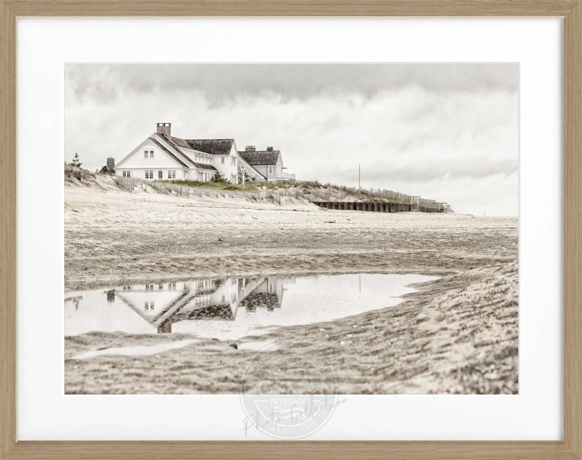 Schwarz-weiß Poster mit Rahmen, Hamptons Long Island ’Beach House’ von Cosman-Photocollection, 31x25cm, dekoratives Wandbild