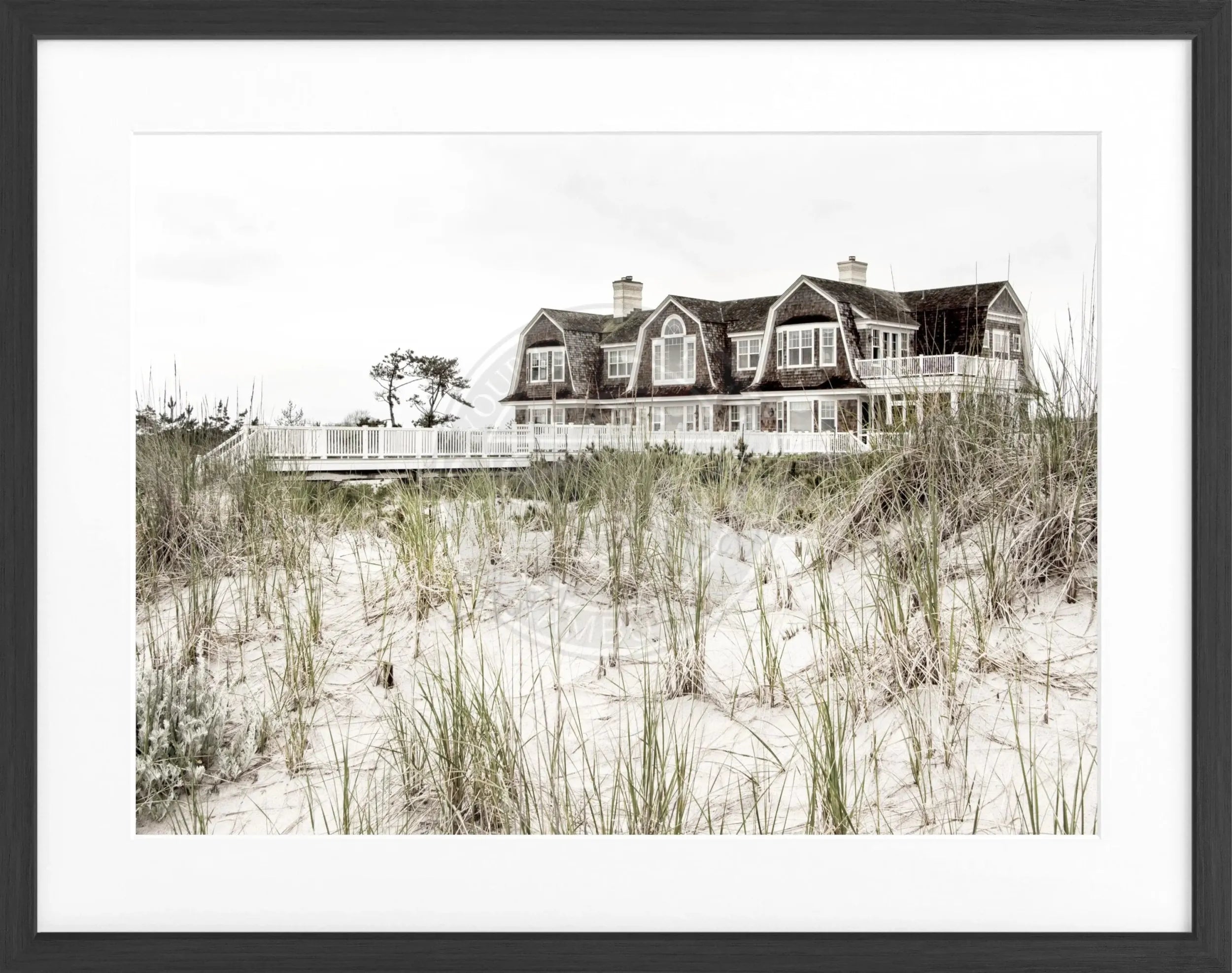 Schwarz-weiß Poster mit Rahmen, Hamptons Long Island Beach House, von Cosman-Photocollection, 31x25cm, dekoratives Wandbild
