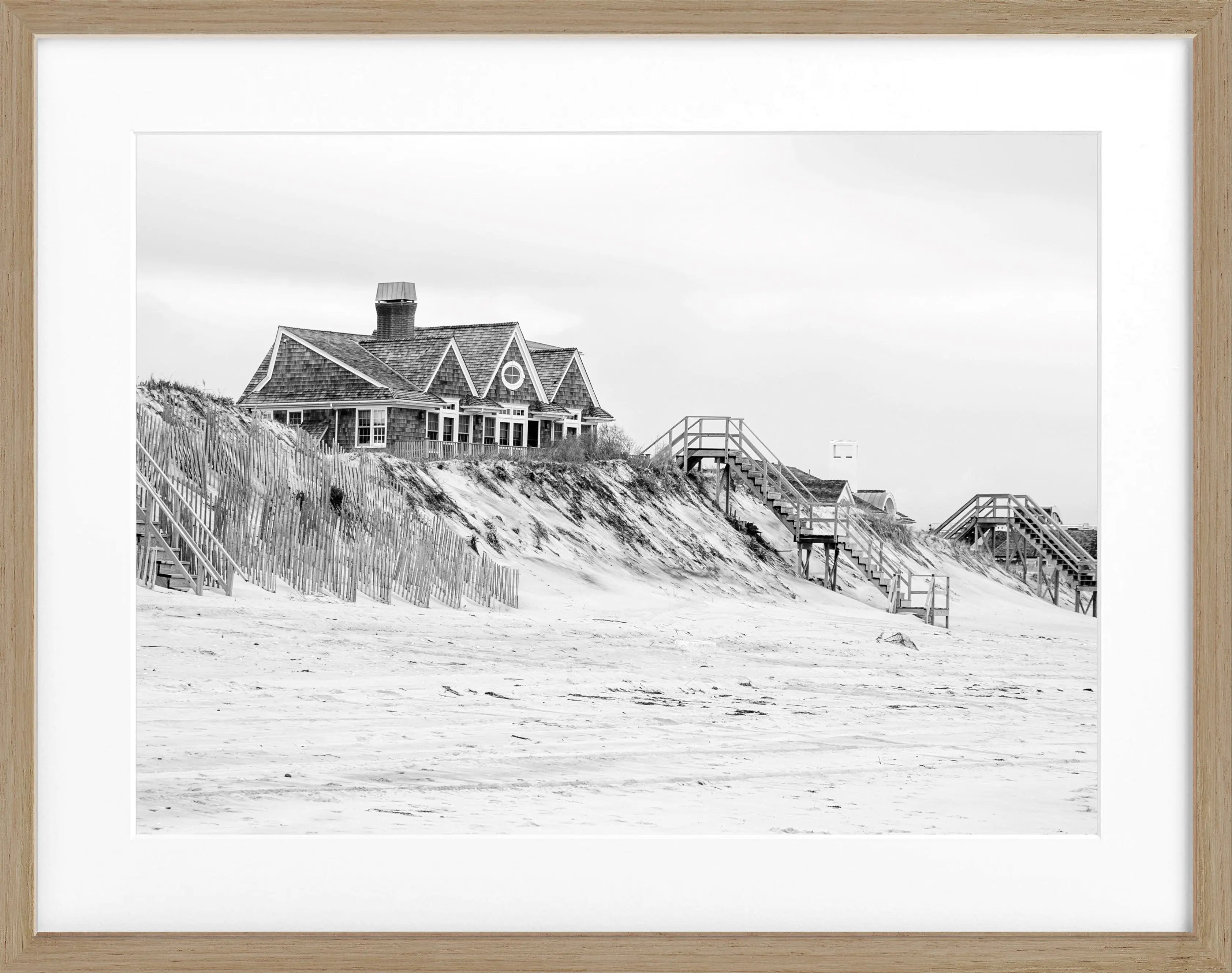 Schwarz-weiß Poster mit Rahmen, Hamptons Long Island ’Beach House’, von Cosman-Photocollection, 31x25 cm, stilvolle Wanddekoration