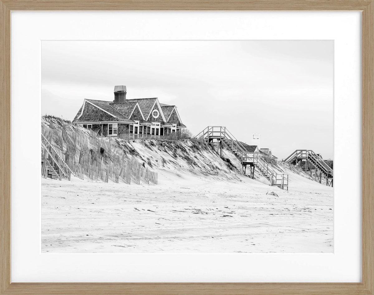 Schwarz-weiß Poster mit Rahmen, Hamptons Long Island ’Beach House’, von Cosman-Photocollection, 31x25 cm, stilvolle Wanddekoration