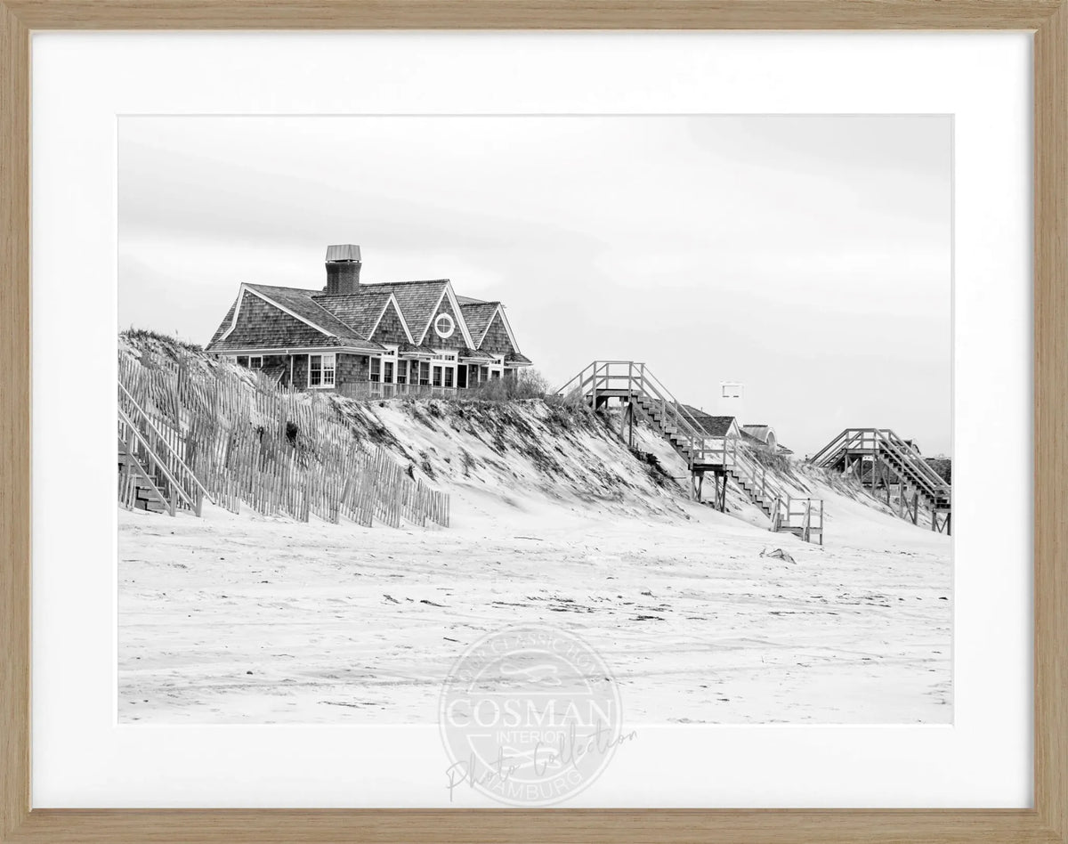 Schwarz-weiß Poster mit Rahmen, Hamptons Long Island ’Beach House’, von Cosman-Photocollection, 31x25 cm, stilvolle Wanddekoration