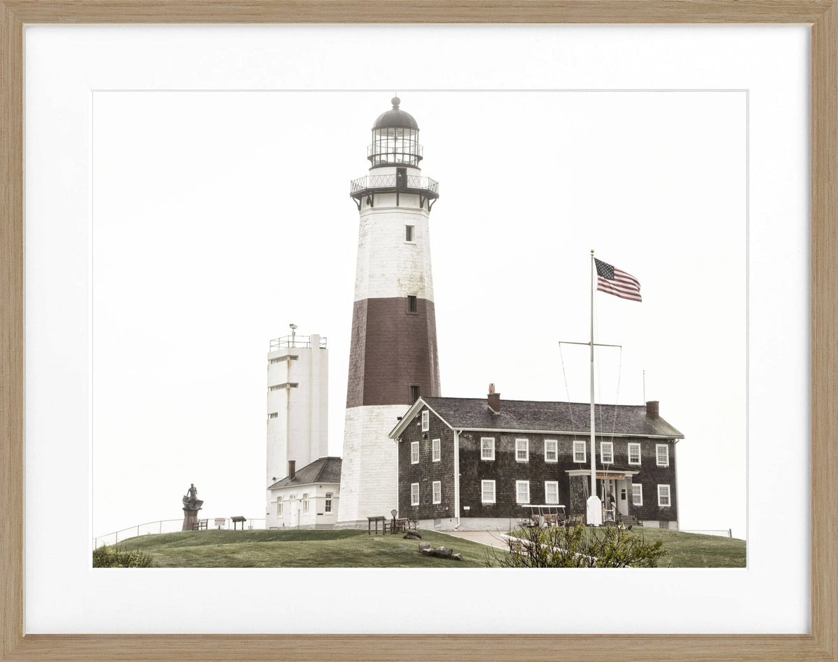 Schwarz-weiß Poster mit Rahmen, Montauk Leuchtturm in den Hamptons, von Cosman-Photocollection, 31x25 cm, Wanddekoration