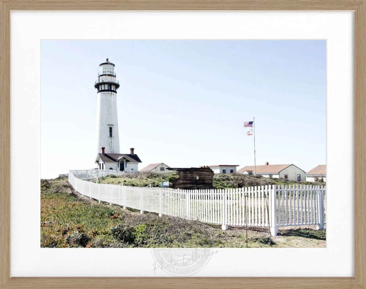 Schwarz-weiß Poster mit Rahmen, Kalifornien Leuchtturm Pigeon Point, von Cosman-Photocollection, 31x25 cm, Blick auf den Leuchtturm