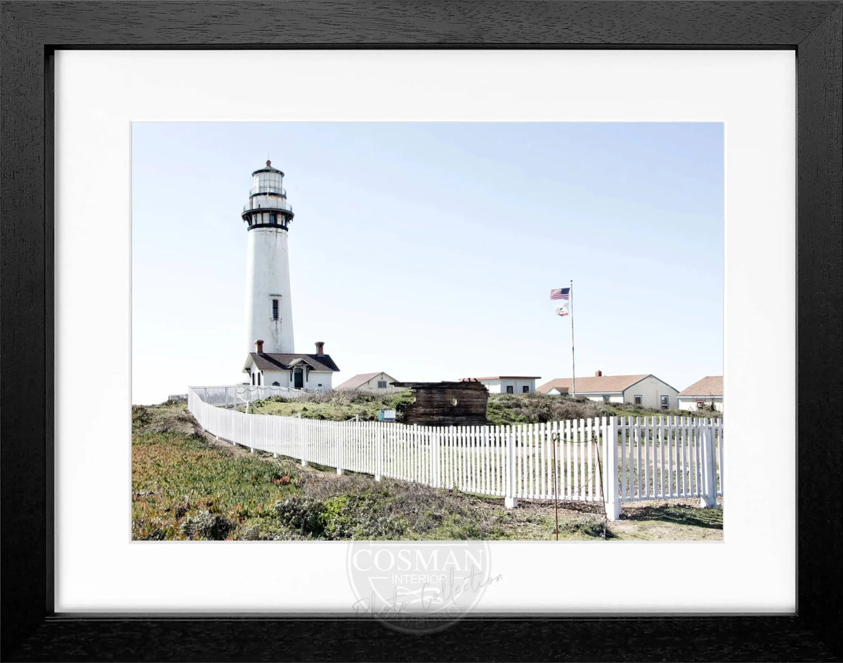 Schwarz-weiß Poster mit Rahmen, Kalifornien Leuchtturm Pigeon Point, von Cosman-Photocollection, 31x25 cm, Wanddekoration