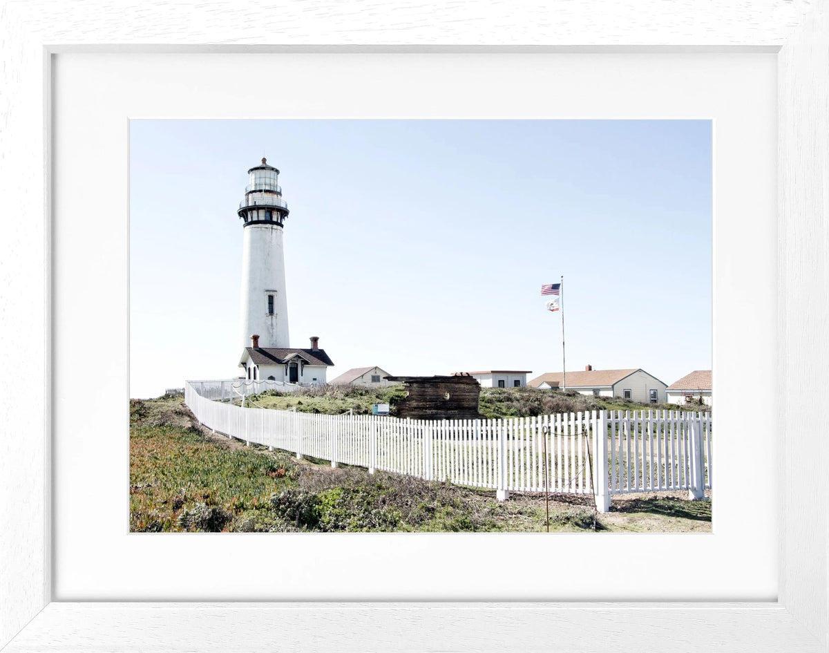 Schwarz-weiß Poster mit Rahmen von Kalifornien, Lighthouse Pigeon Point, von Cosman-Photocollection, 31x25 cm
