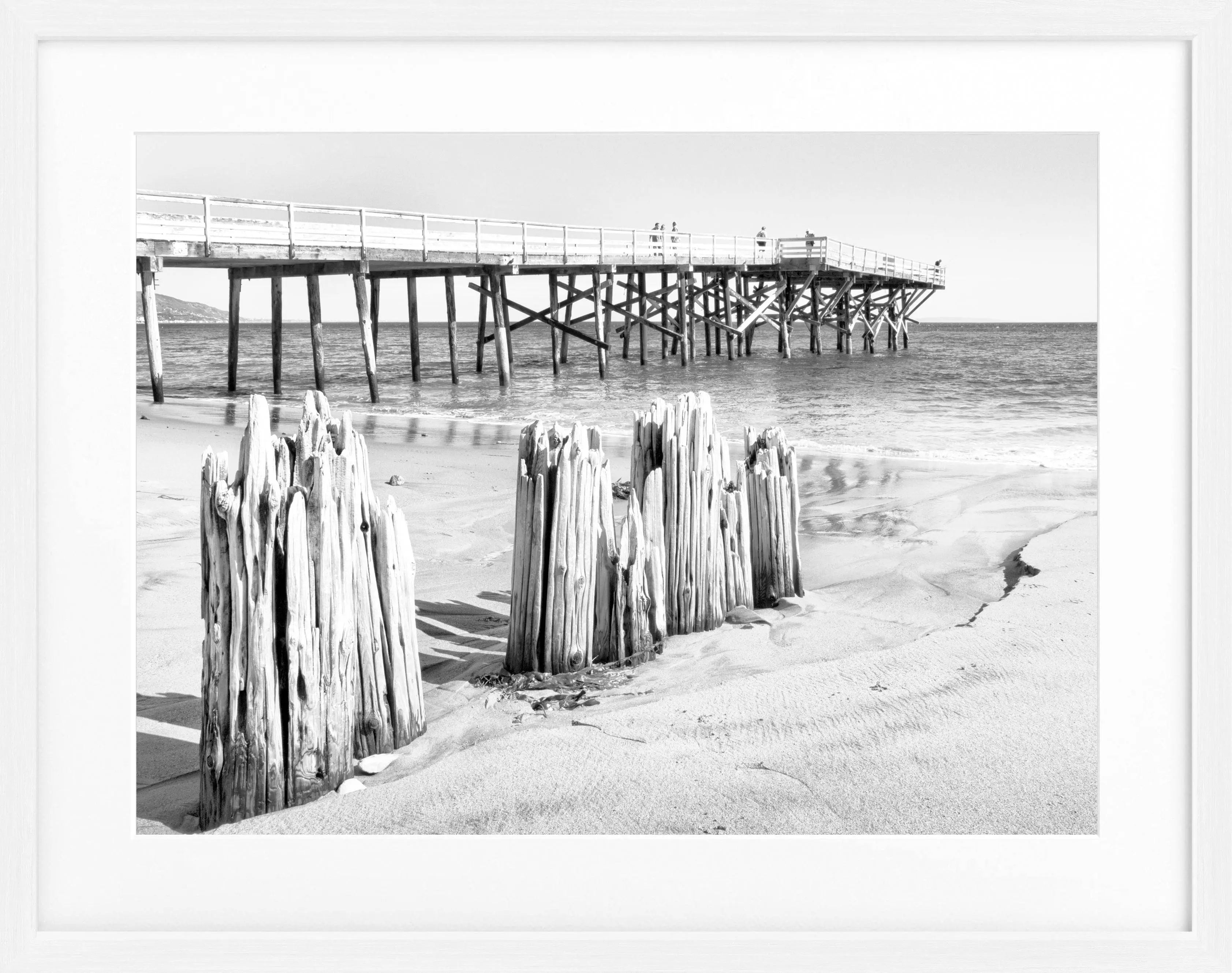 Schwarz-weiß Poster mit Rahmen von Kalifornien Malibu Beach, 31x25cm, von Cosman-Photocollection, Strandmotiv in elegantem Design
