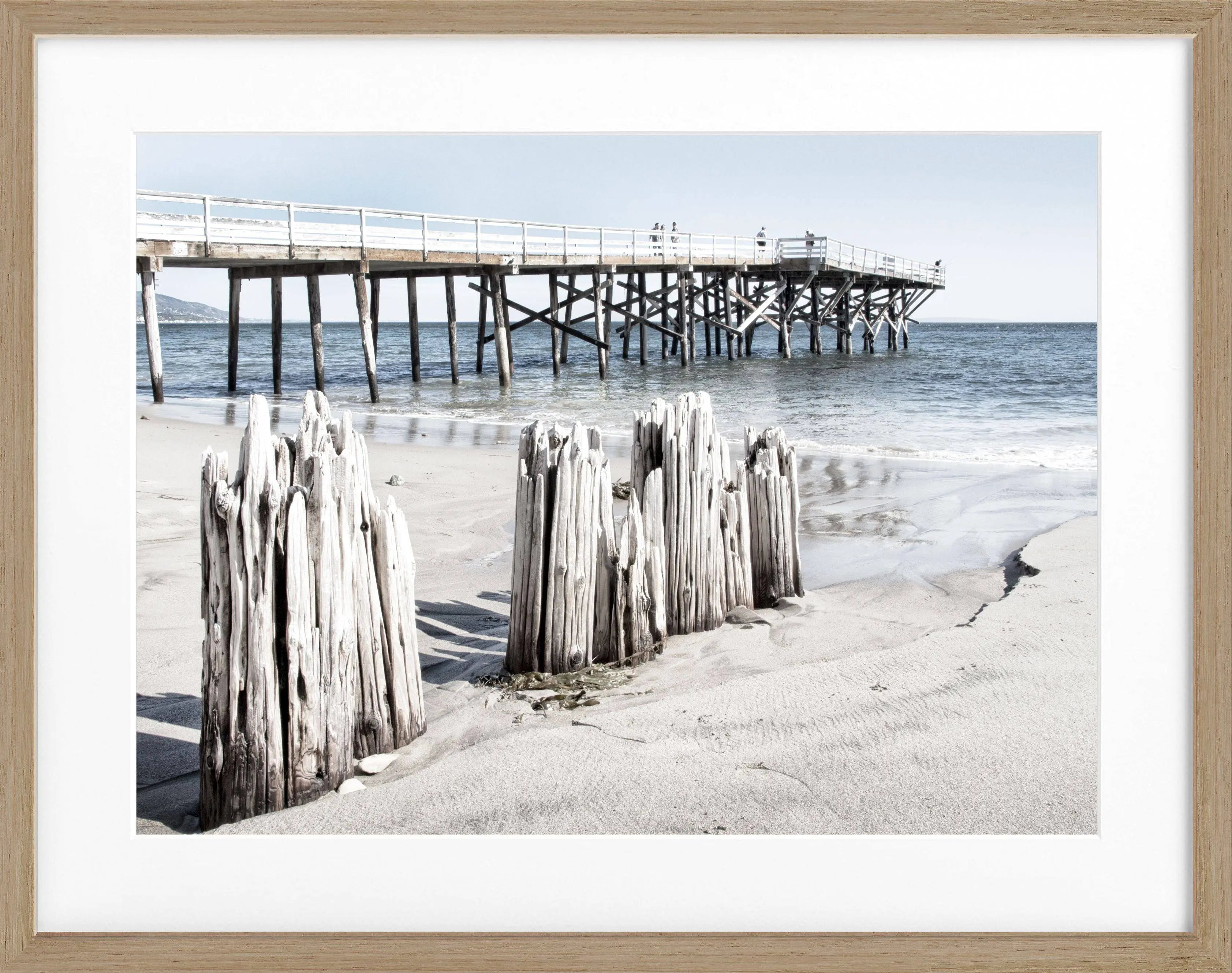 Schwarz-weiß Poster mit Rahmen von Malibu Beach, Kalifornien, von Cosman-Photocollection, 31cm x 25cm, Strandmotiv