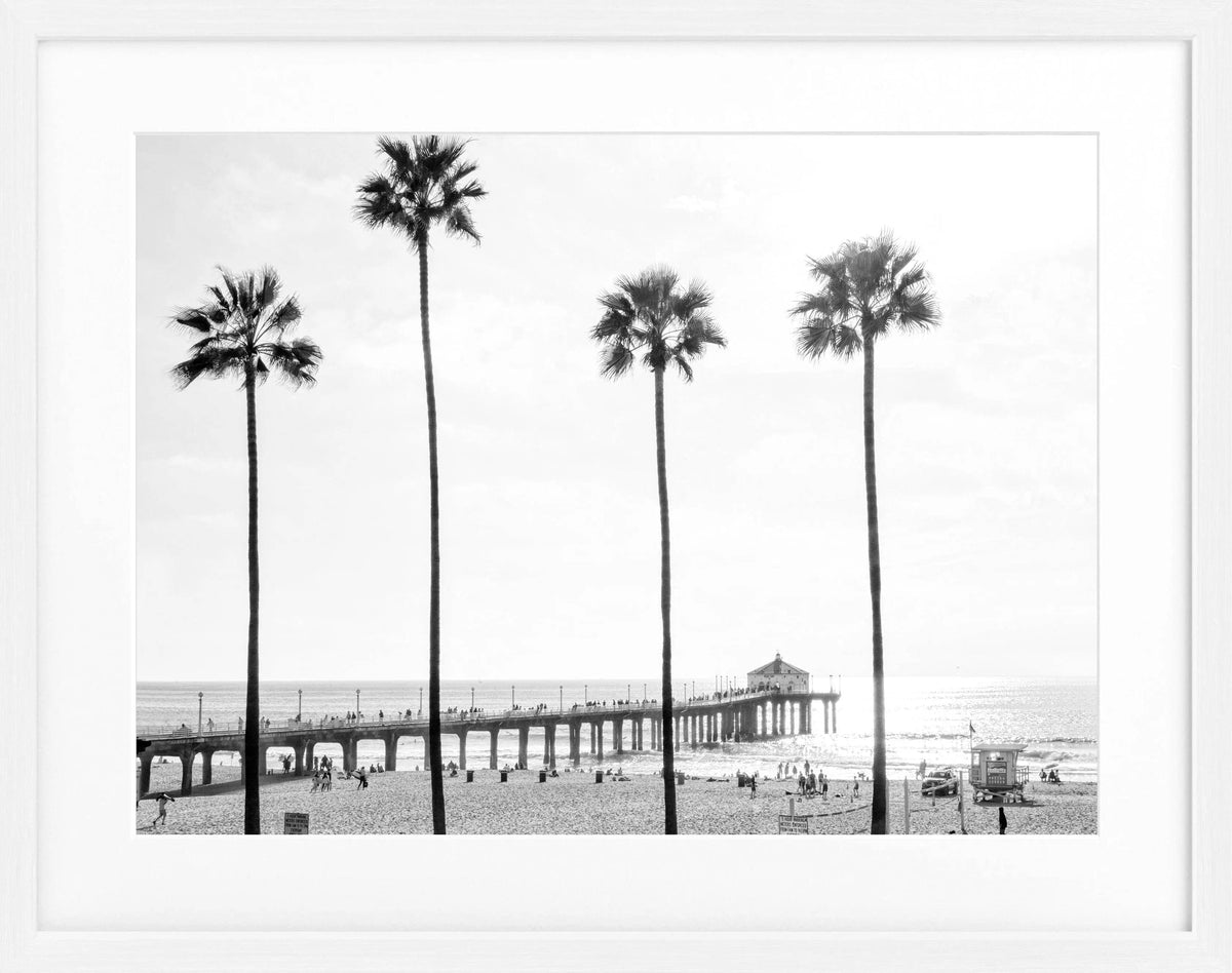 Schwarz-weiß Poster mit Rahmen von Manhattan Beach, Kalifornien, von Cosman-Photocollection, 31x25 cm, modernes Wandbild