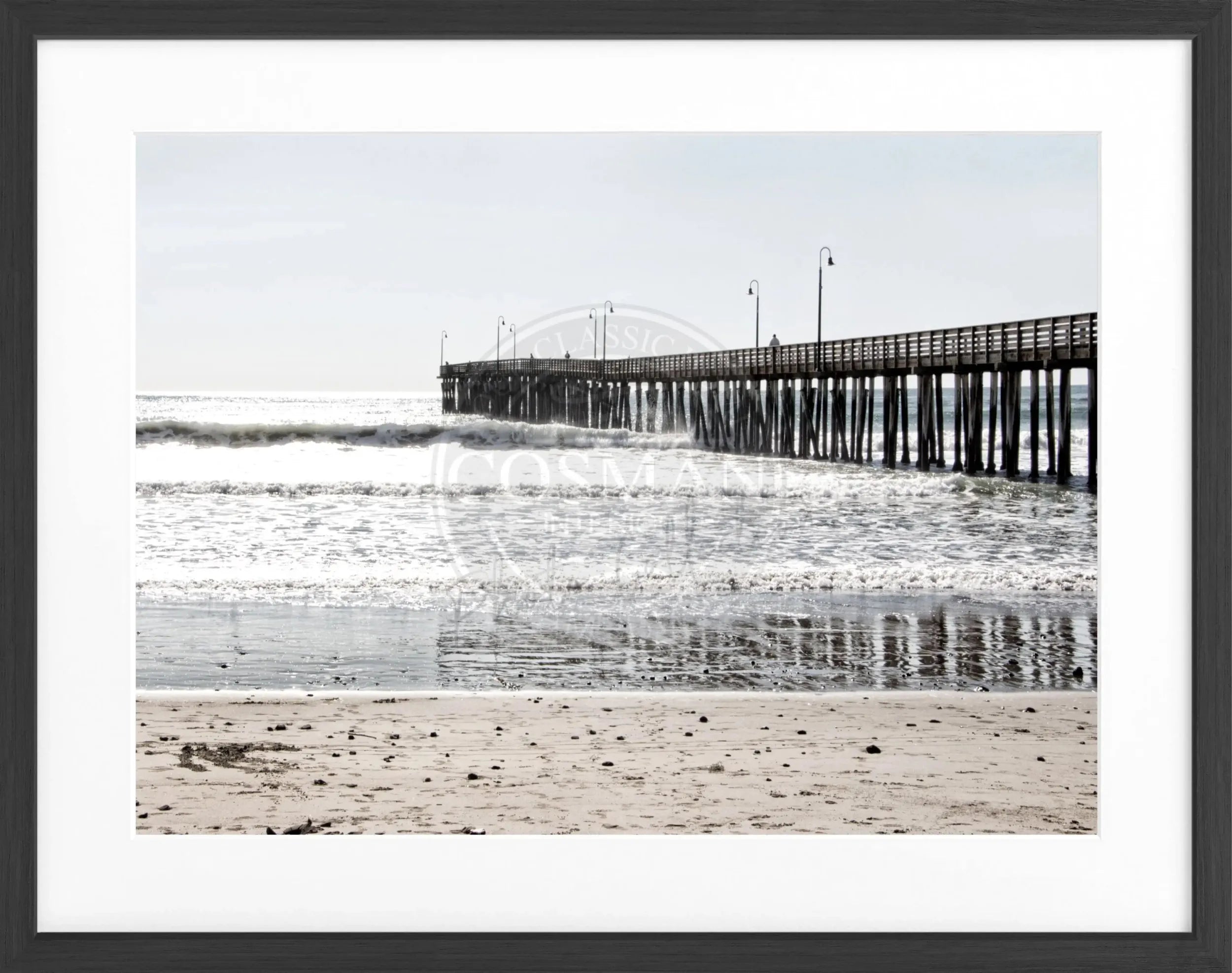 Schwarz-weißes Poster mit Rahmen von Cosman-Photocollection, Kalifornien ’Pier’, Motiv in 31x25 cm, stilvolle Wanddekoration