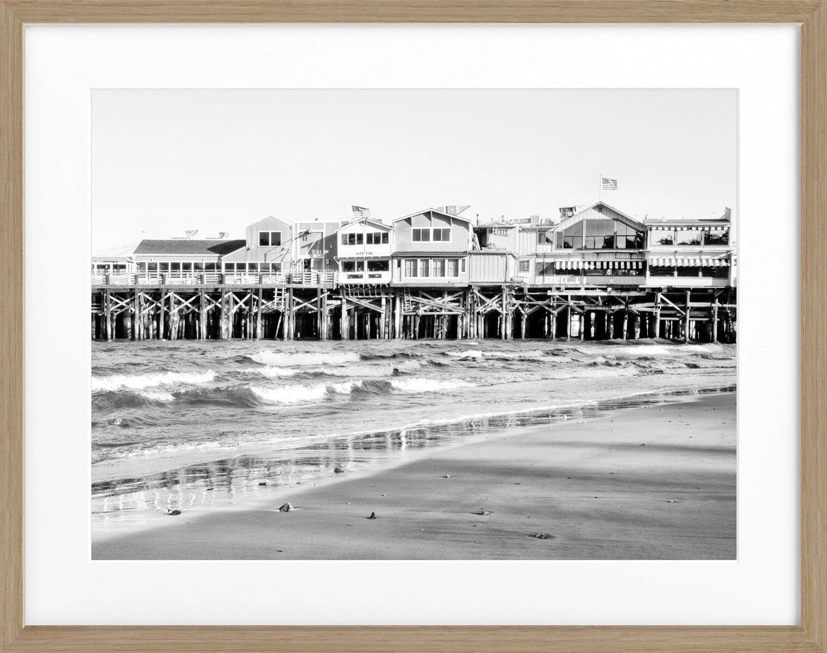 Schwarz-weiß Poster mit Rahmen von Cosman-Photocollection, Kalifornien Pier Monterey, 31x25 cm, Kunstfotografie mit Rahmen