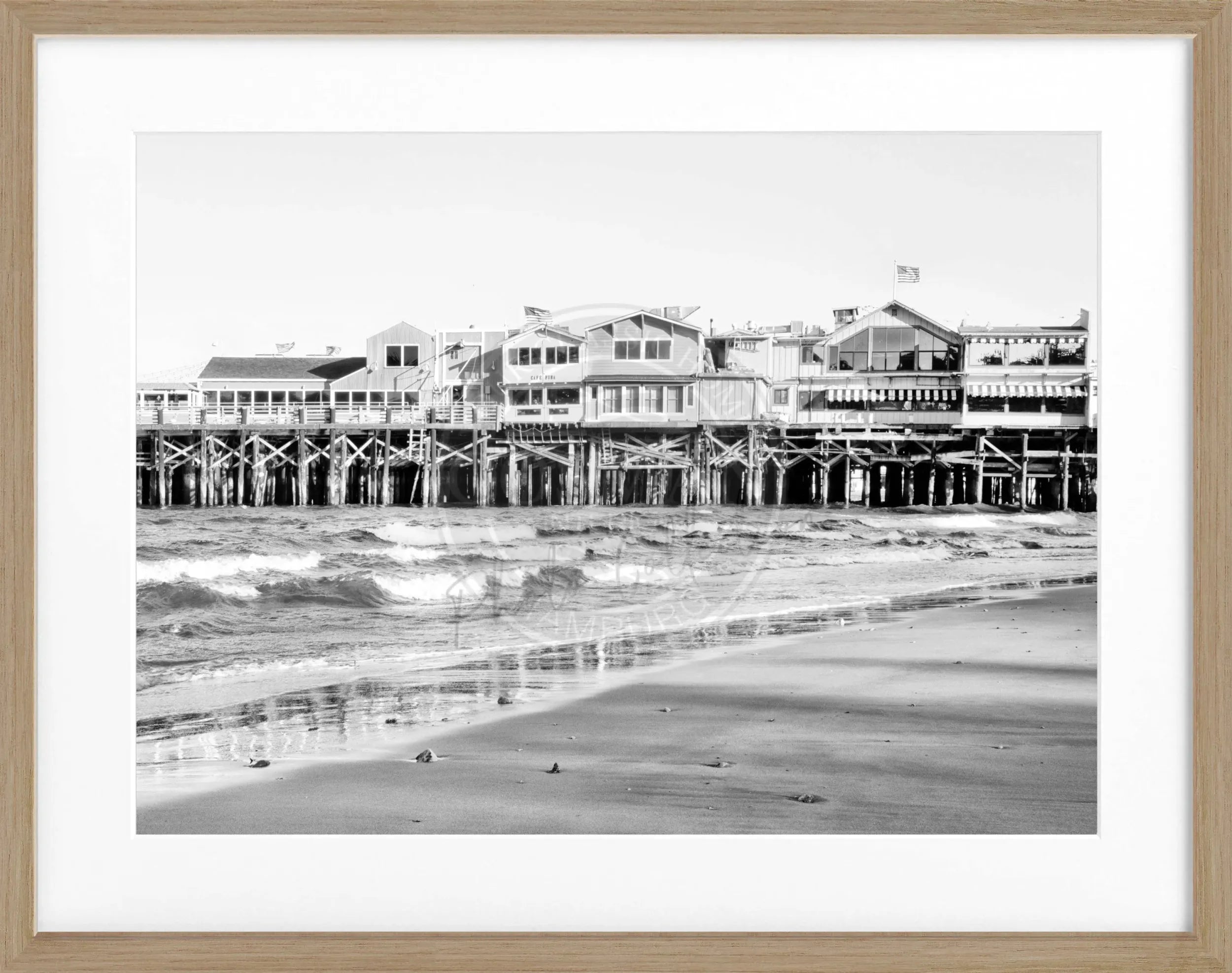 Schwarz-weiß Poster mit Rahmen von Cosman-Photocollection, Kalifornien Pier Monterey, 31x25 cm, Kunstfotografie mit Rahmen