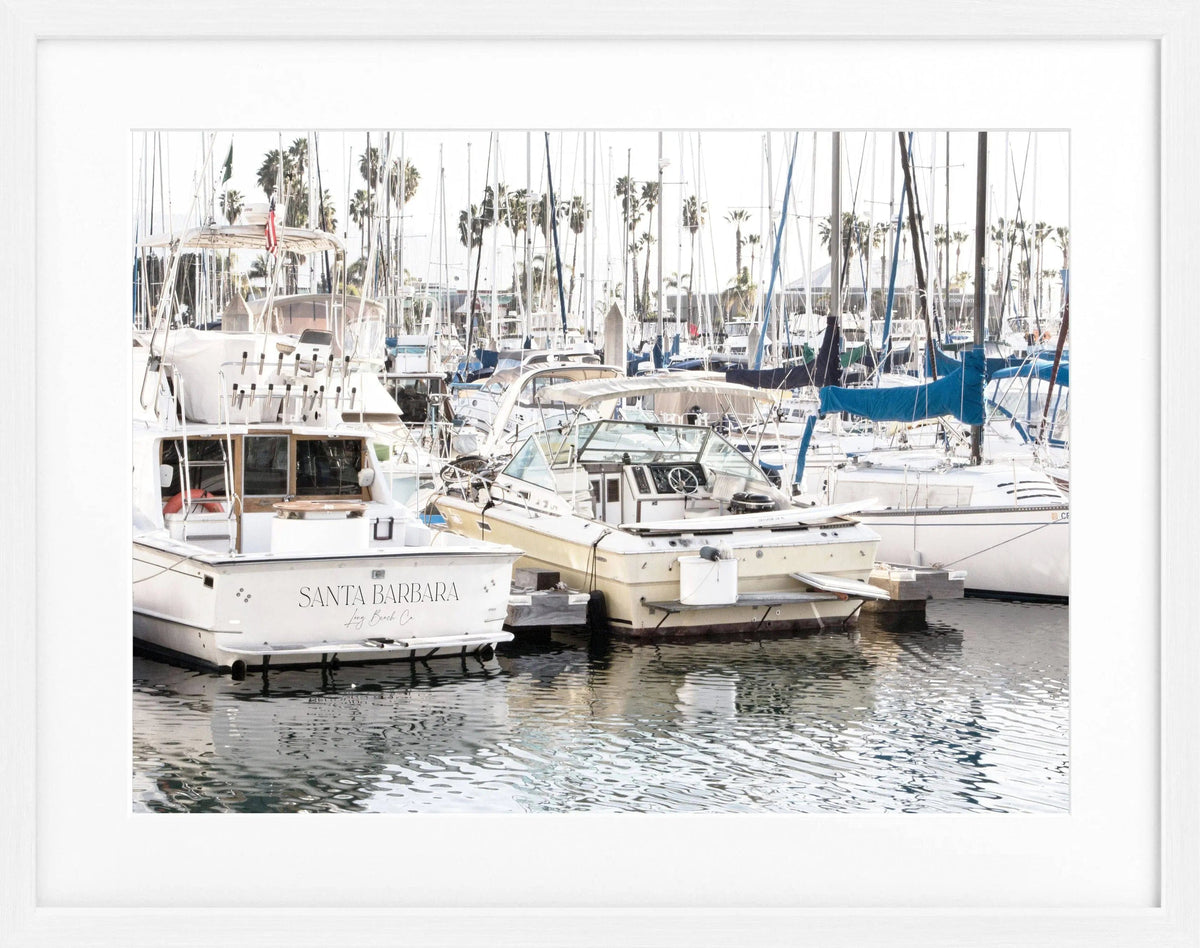 Schwarz-weiß Poster mit Rahmen von Cosman-Photocollection, Kalifornien Santa Barbara mit Boot, 31x25 cm