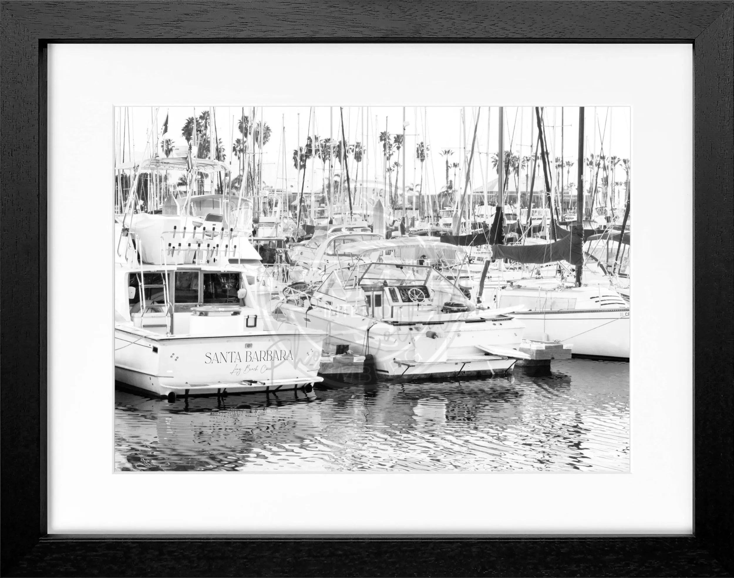 Schwarz-weiß Poster mit Rahmen, Kalifornien Santa Barbara Boot, 31x25 cm, von Cosman-Photocollection, Wanddekoration